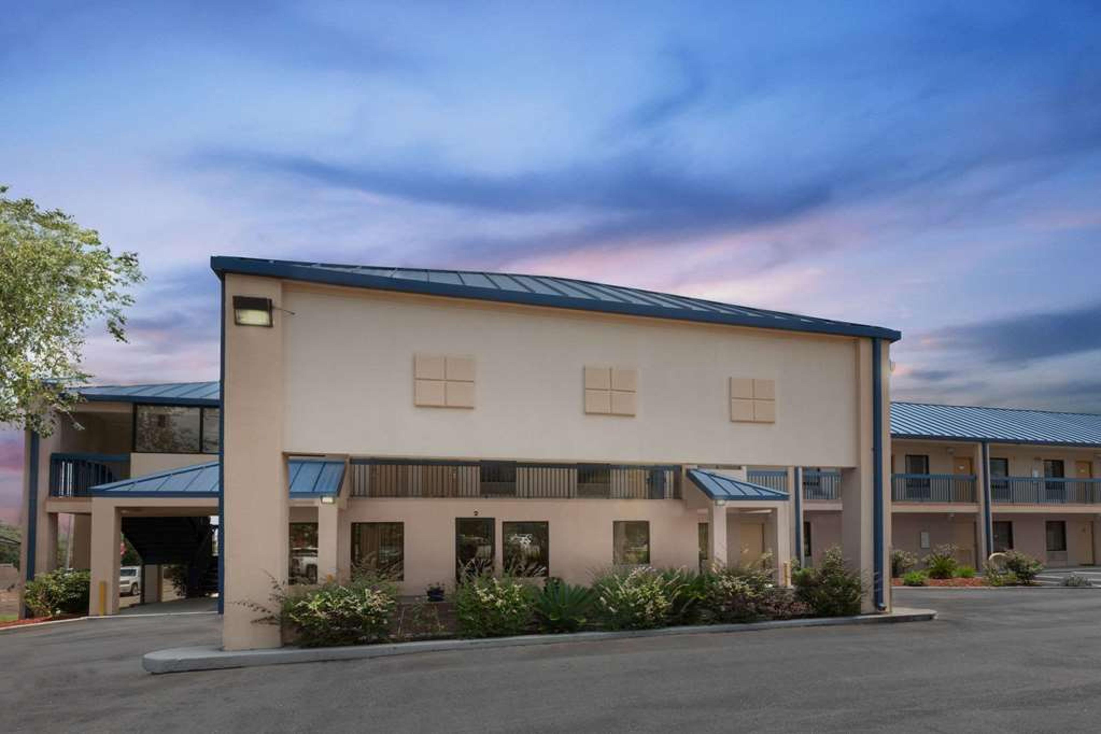 SUPER 8 BY WYNDHAM HATTIESBURG SOUT