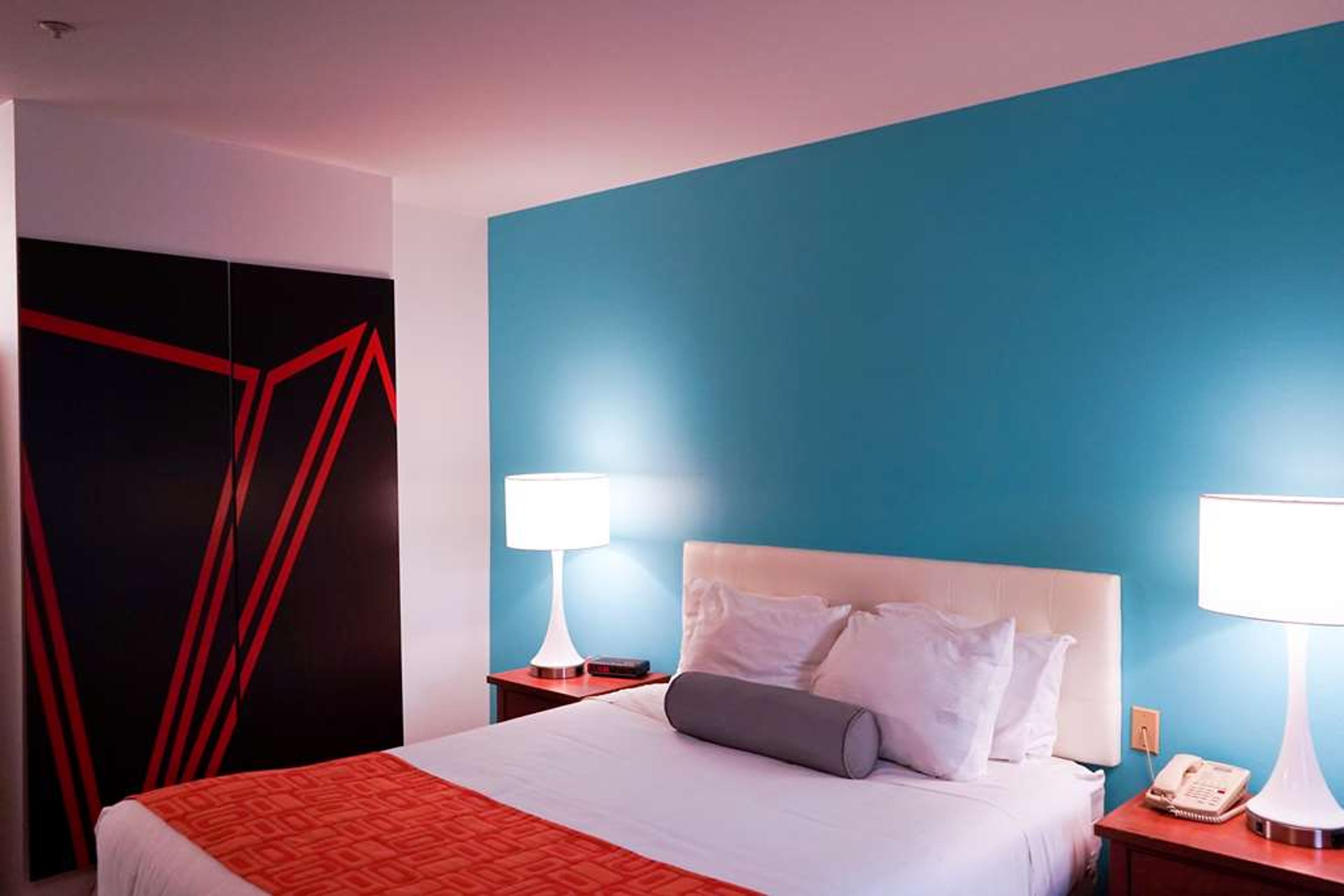 HOWARD JOHNSON BY WYNDHAM, SALINAS