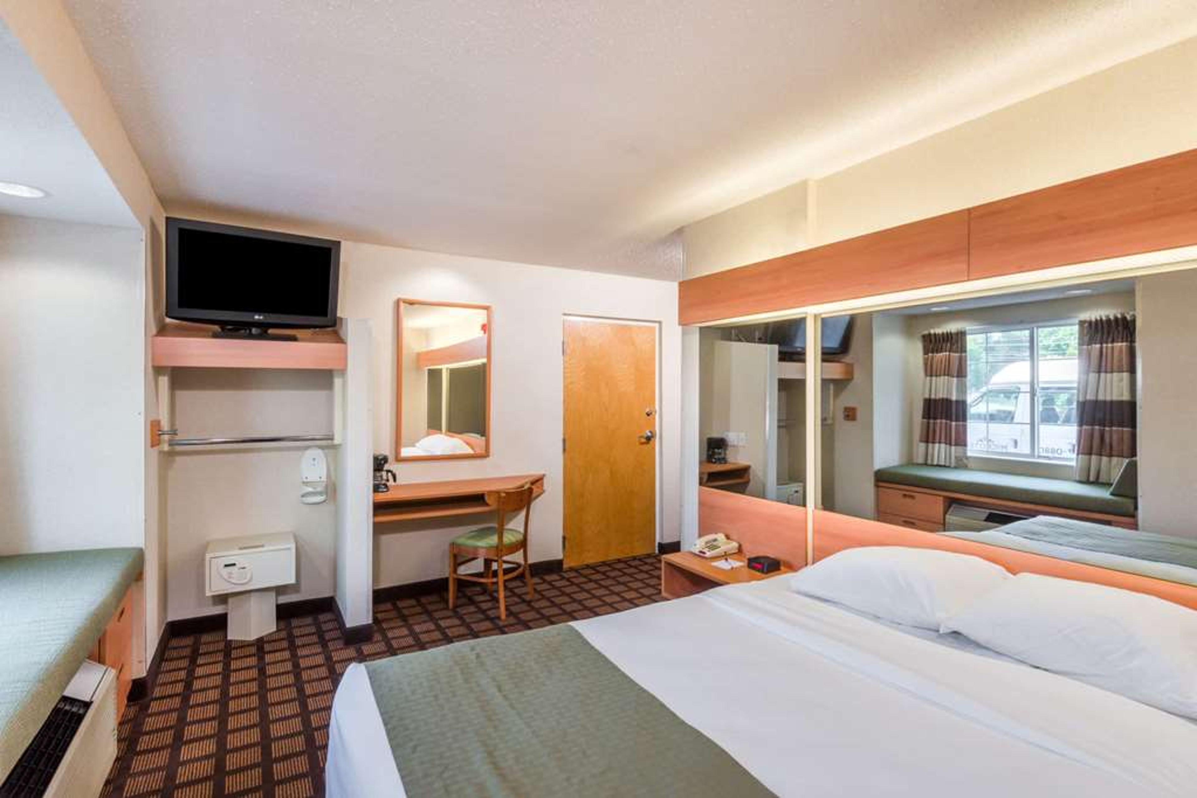 MICROTEL INN & SUITES BY WYNDHAM UN