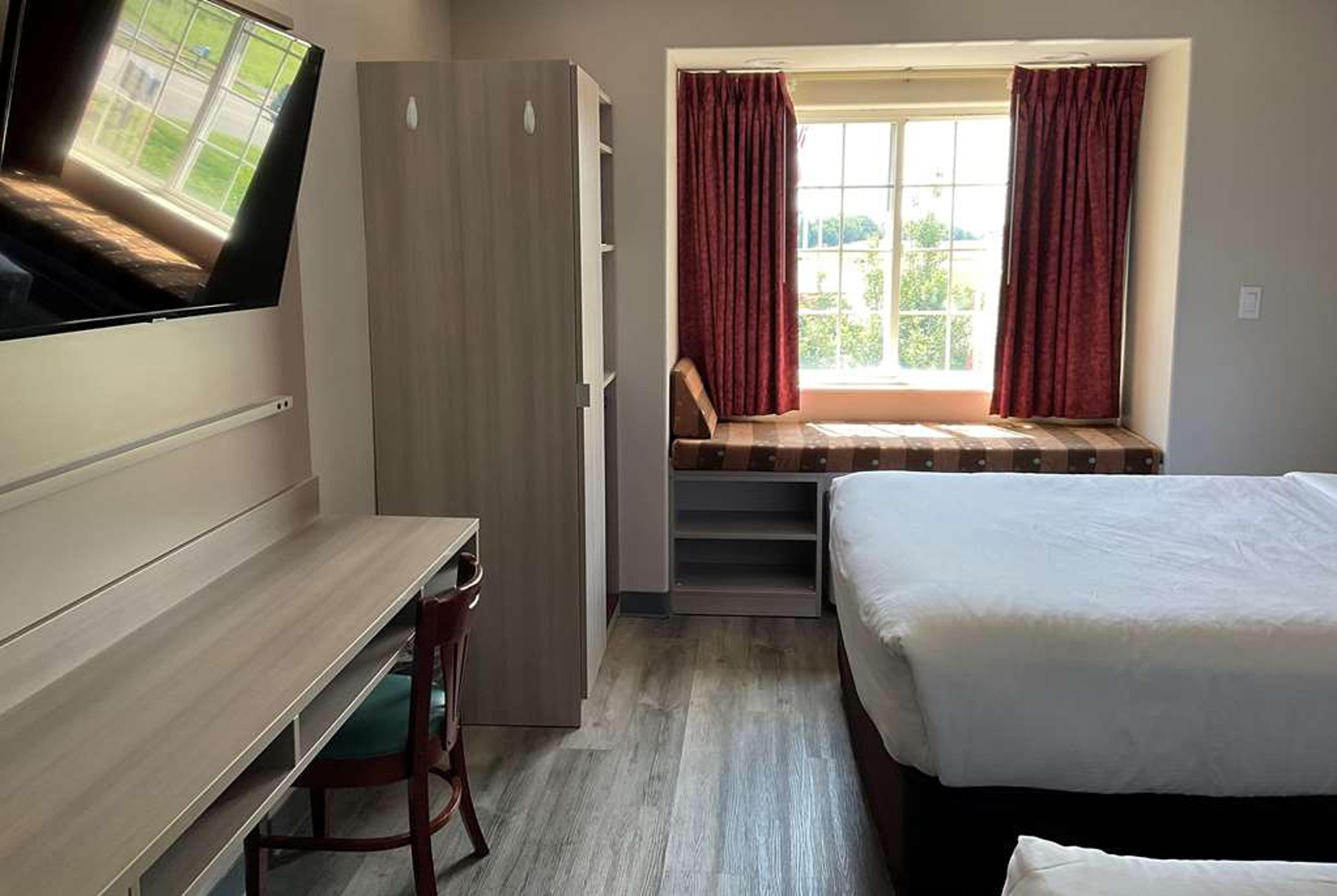 MICROTEL INN & SUITES BY WYNDHAM CL