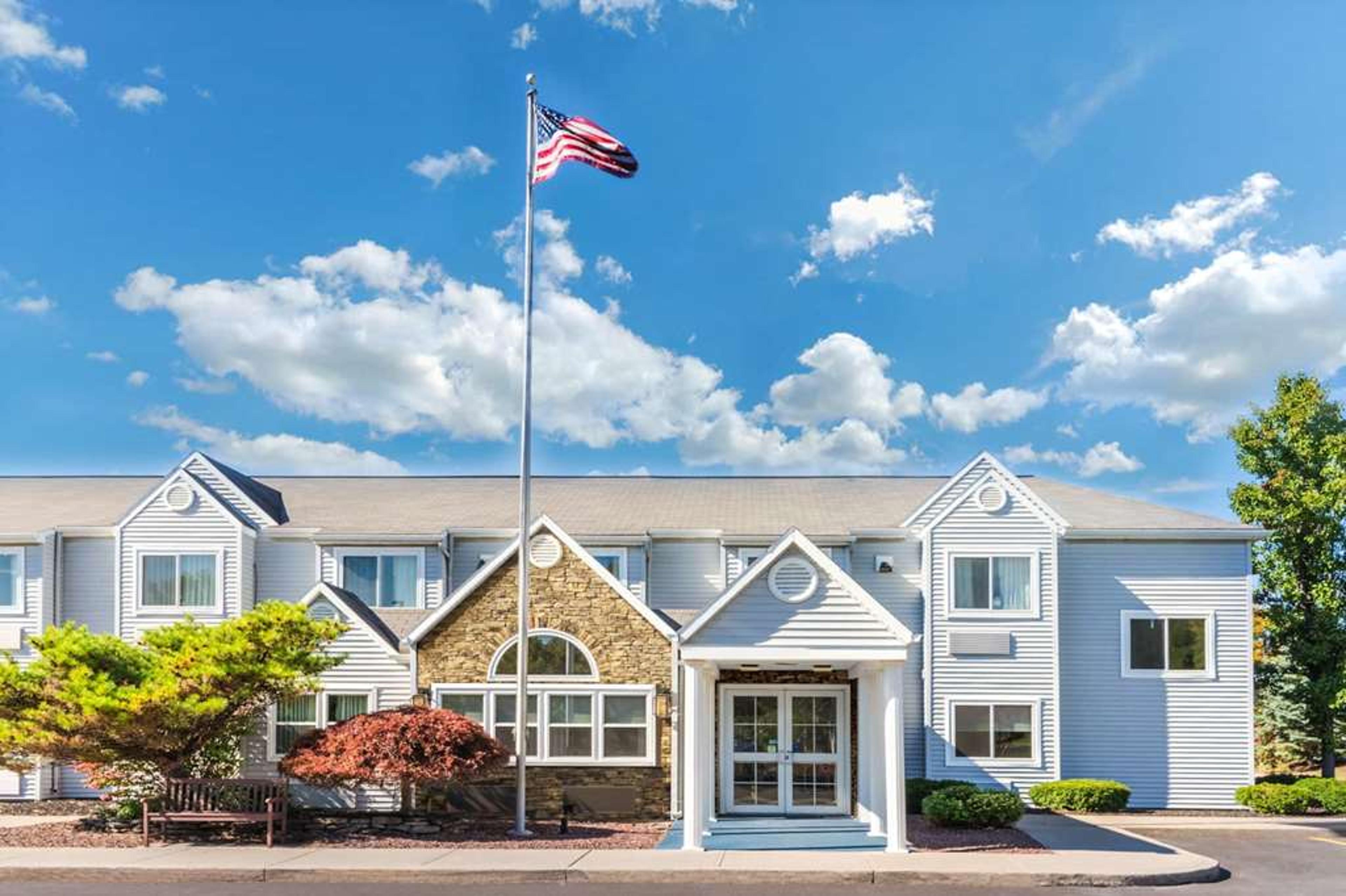 MICROTEL INN & SUITES BY WYNDHAM VI