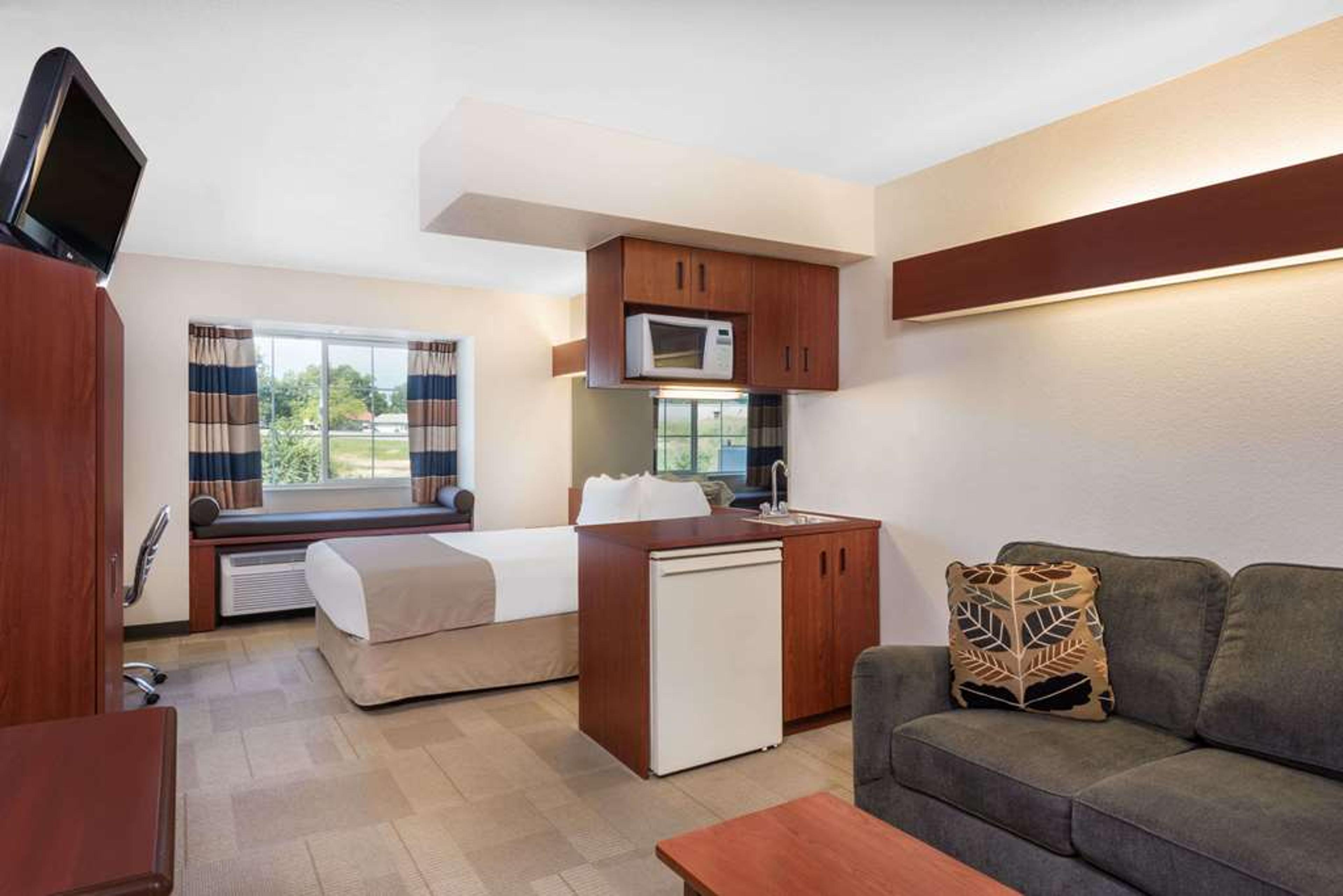 MICROTEL INN & SUITES BY WYNDH