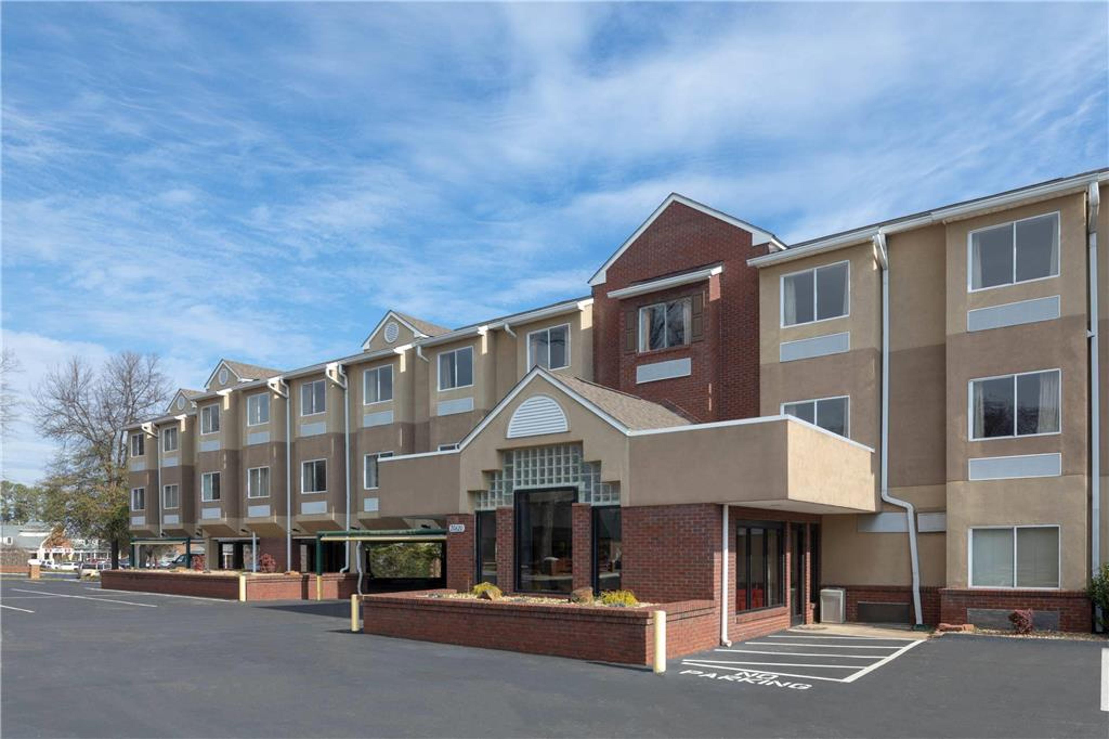 MICROTEL CORNELIUS LAKE NORMAN