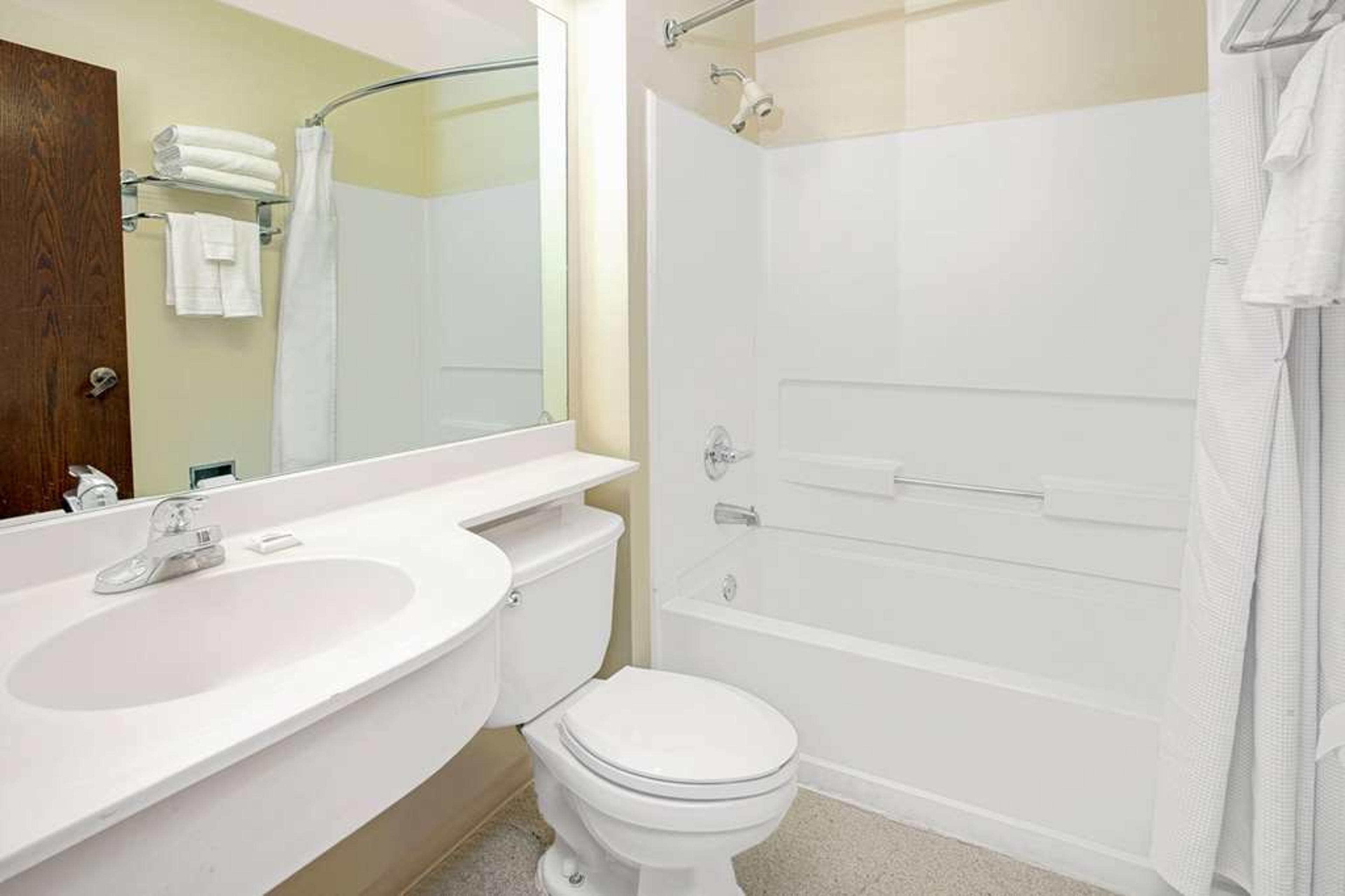 MICROTEL INN & SUITES BY WYNDHAM AT