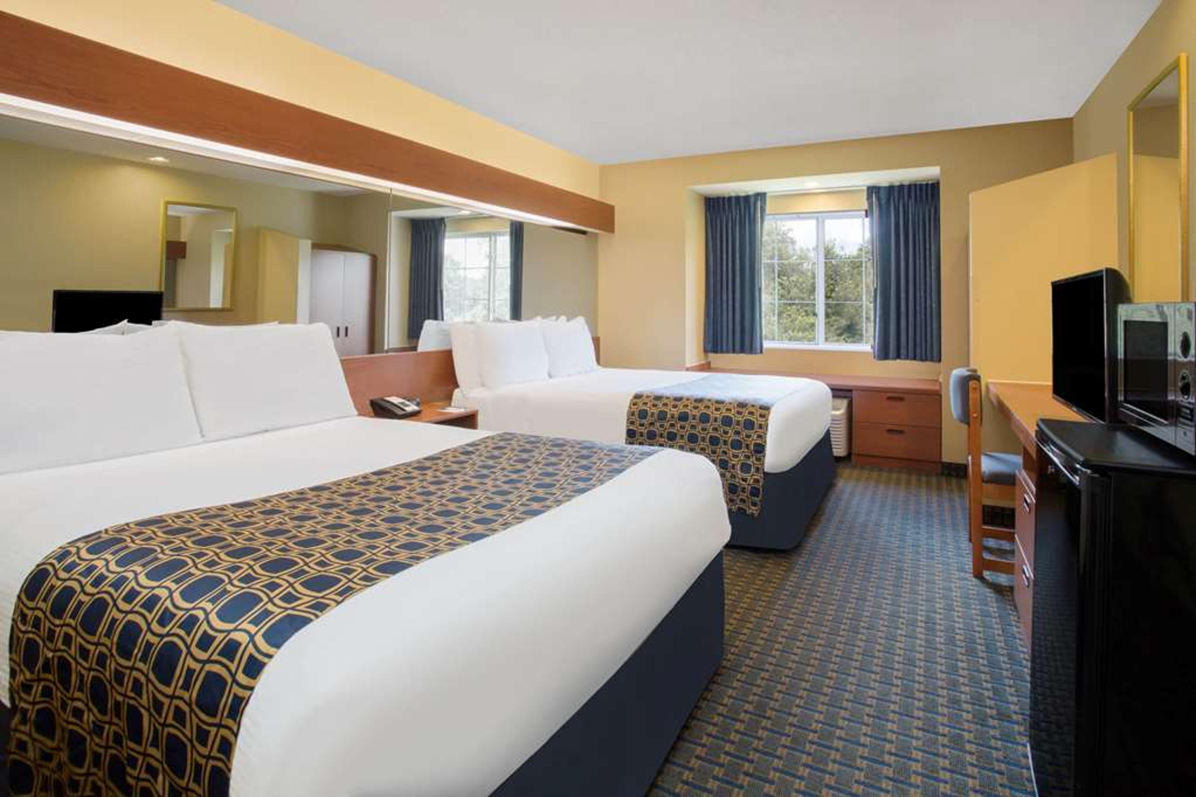 MICROTEL INN & SUITES BY WYNDHAM LE