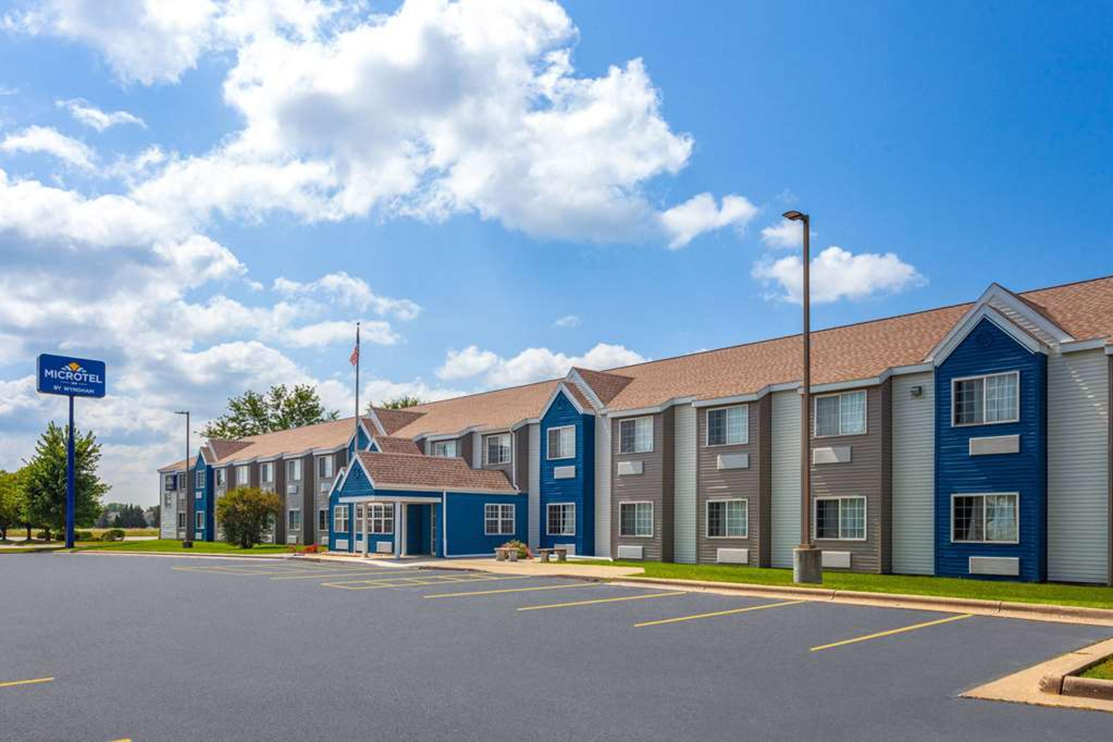 MICROTEL INN & SUITES BY WYNDHAM JA