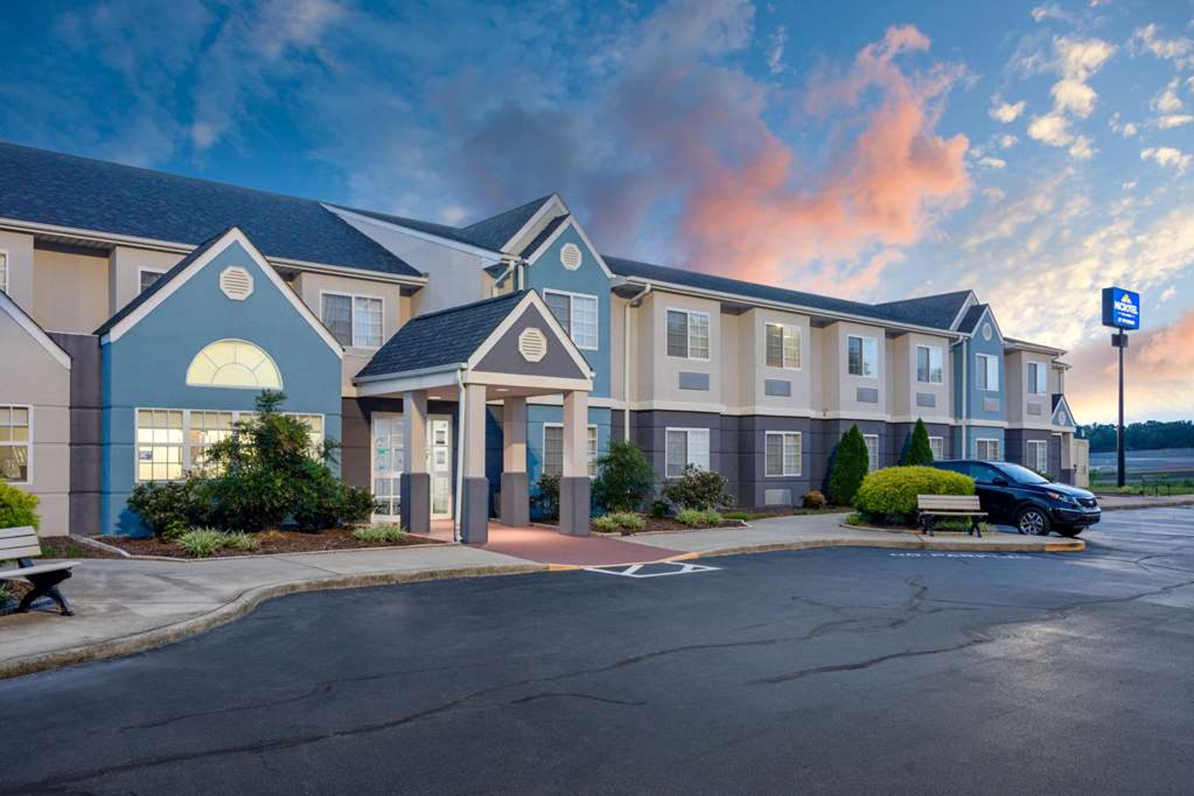 MICROTEL INN & SUITES BY WYNDHAM BU