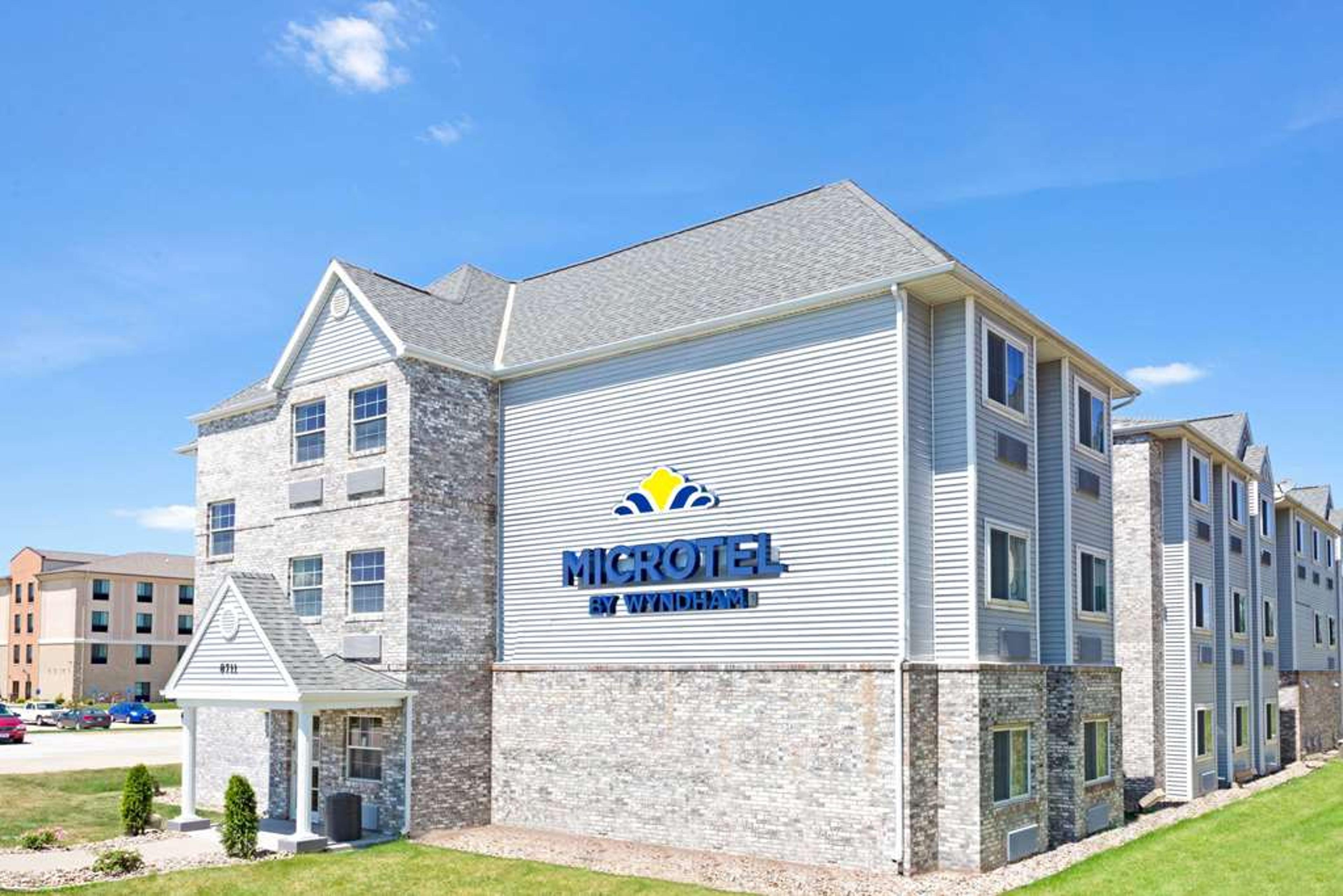 MICROTEL INN & SUITES BY WYNDHAM UR