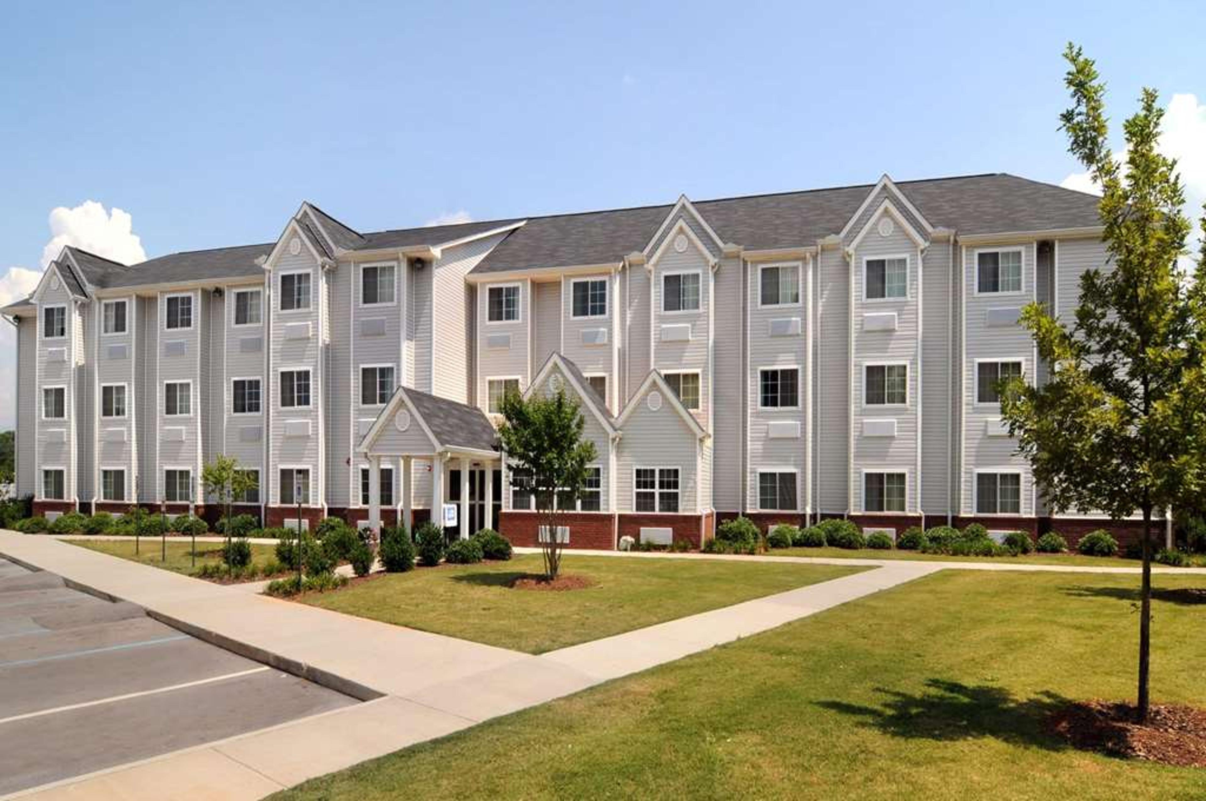 MICROTEL INN & SUITES BY WYNDHAM HU