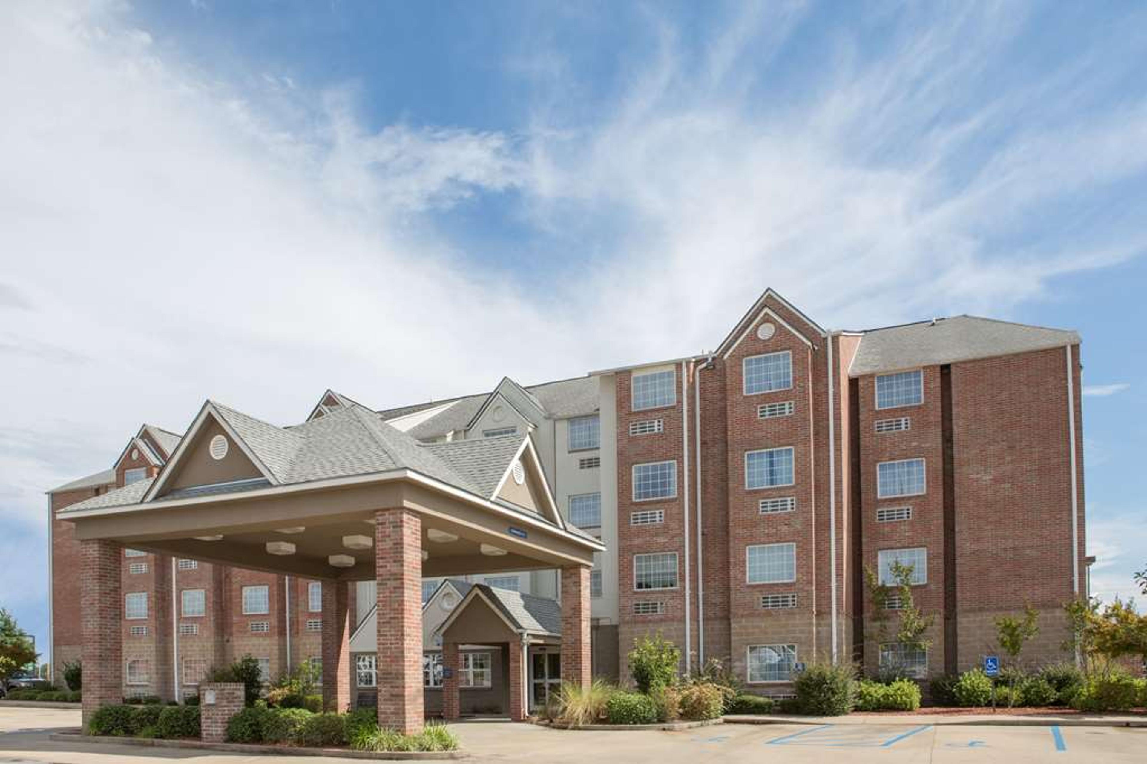 MICROTEL INN & SUITES BY WYNDHAM HA