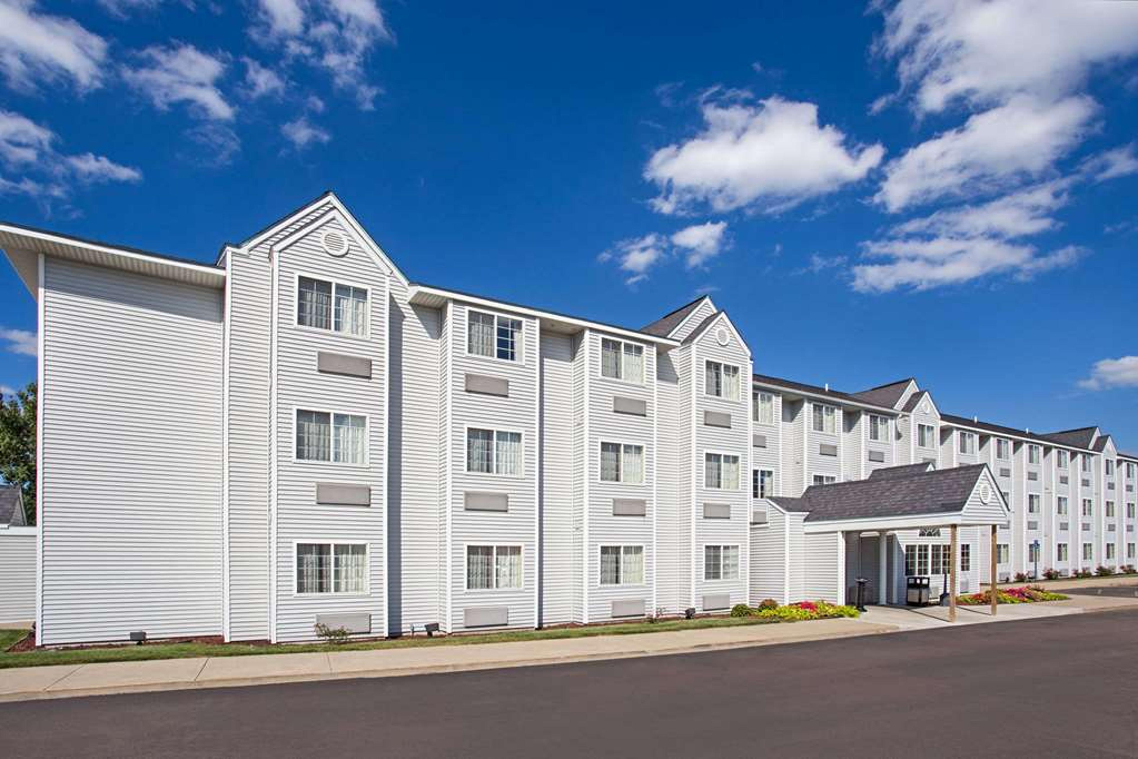 MICROTEL INN & SUITES BY WYNDHAM HO