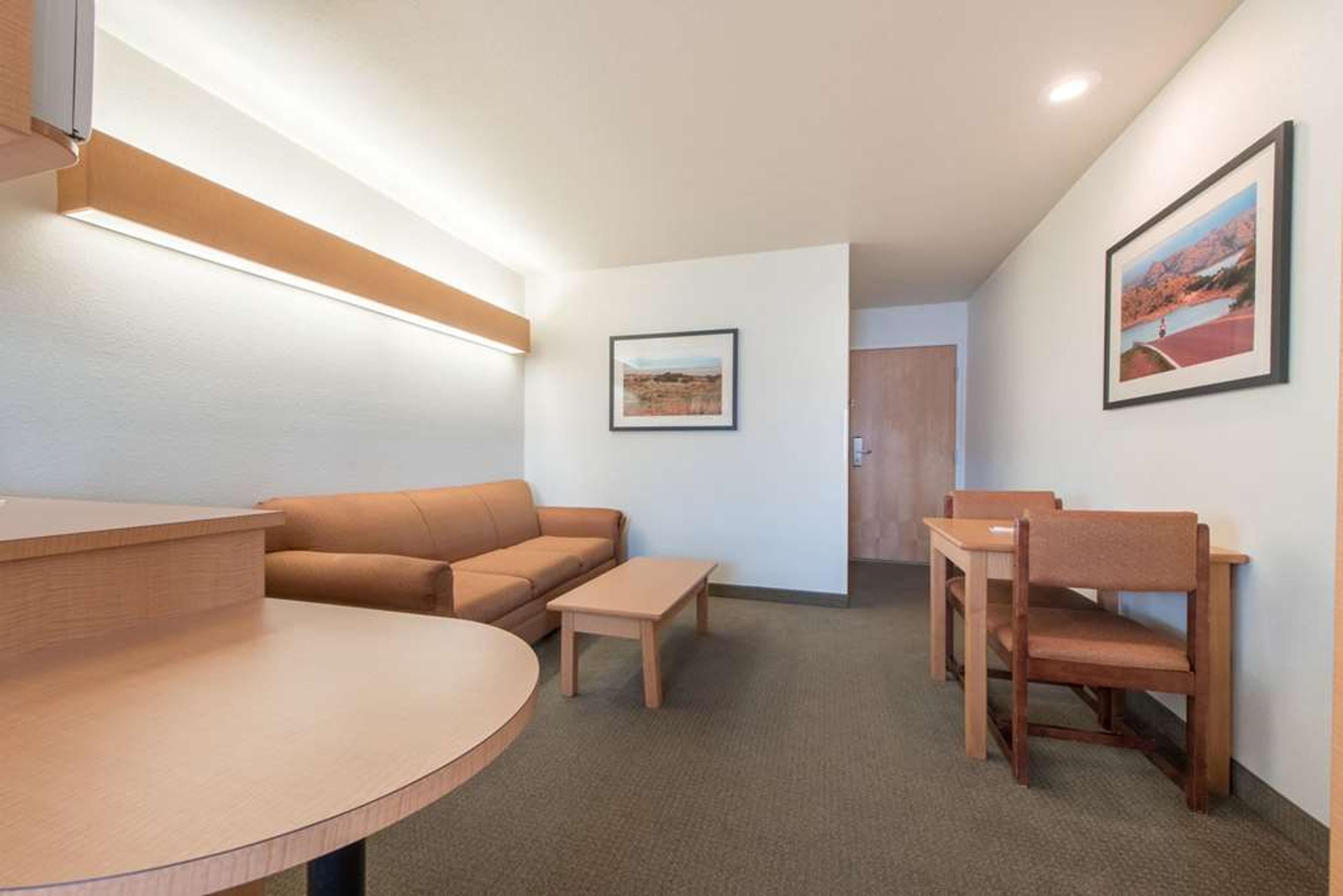 MICROTEL INN & SUITES BY WYNDHAM AL
