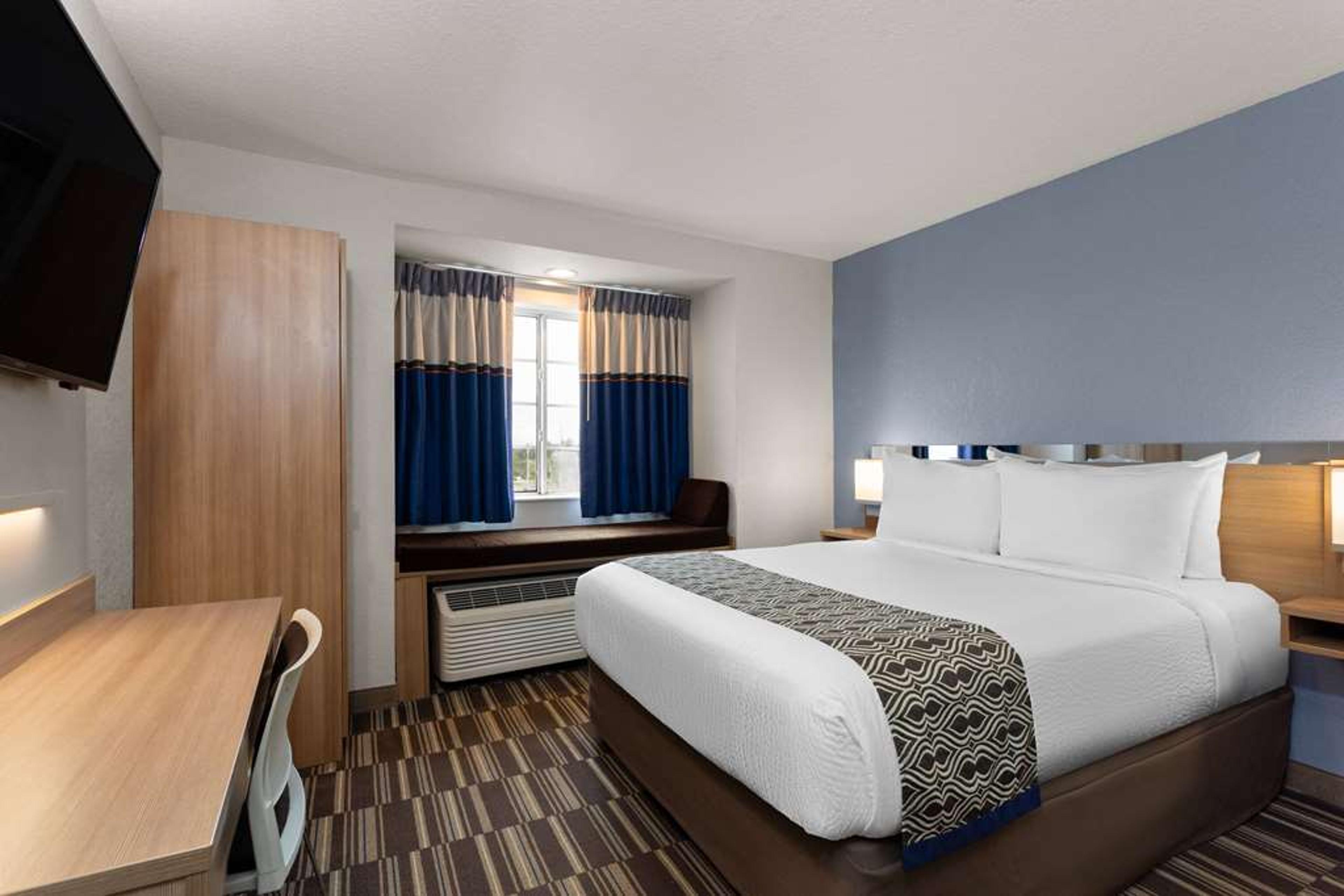 MICROTEL INN & SUITES BY WYNDHAM ZE