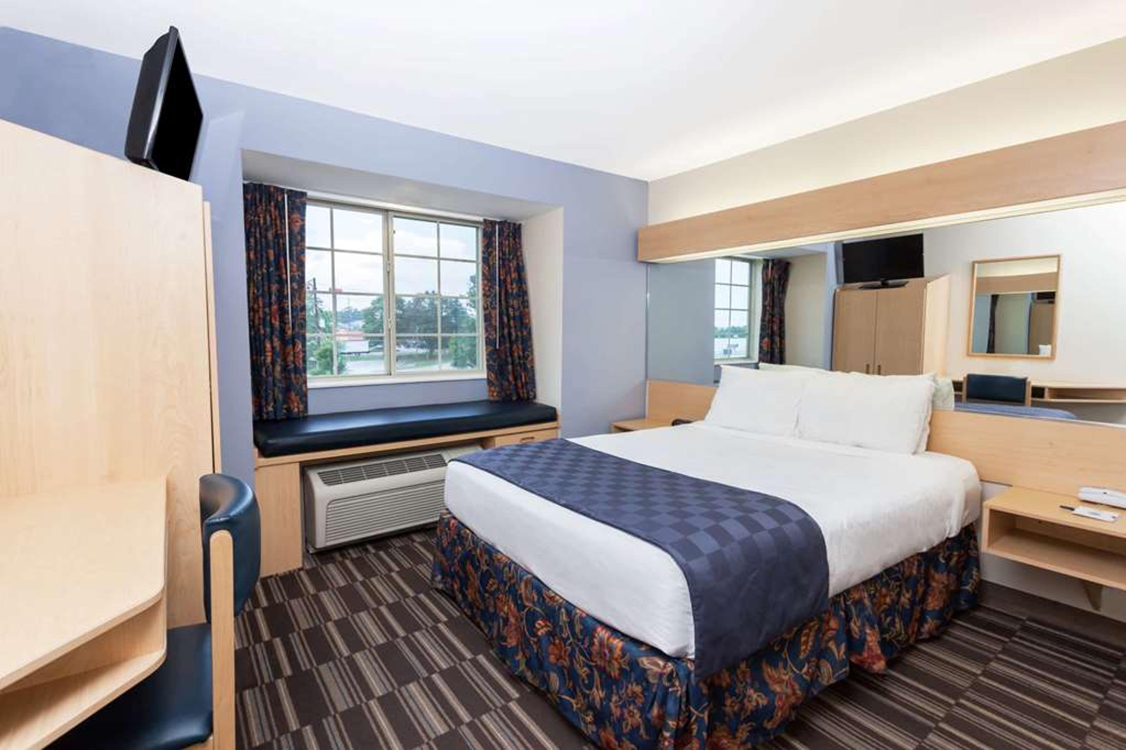 MICROTEL INN & SUITES BY WYNDHAM CO