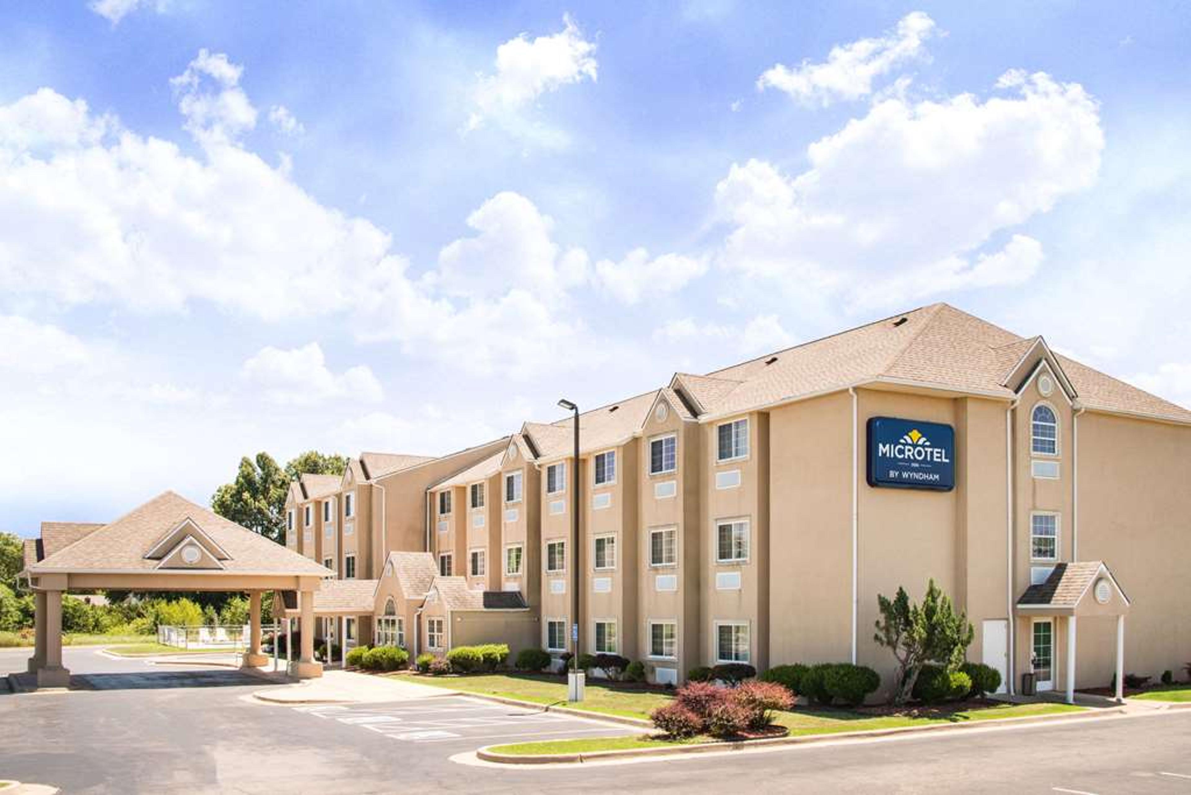 MICROTEL INN & SUITES BY WYNDHAM CL