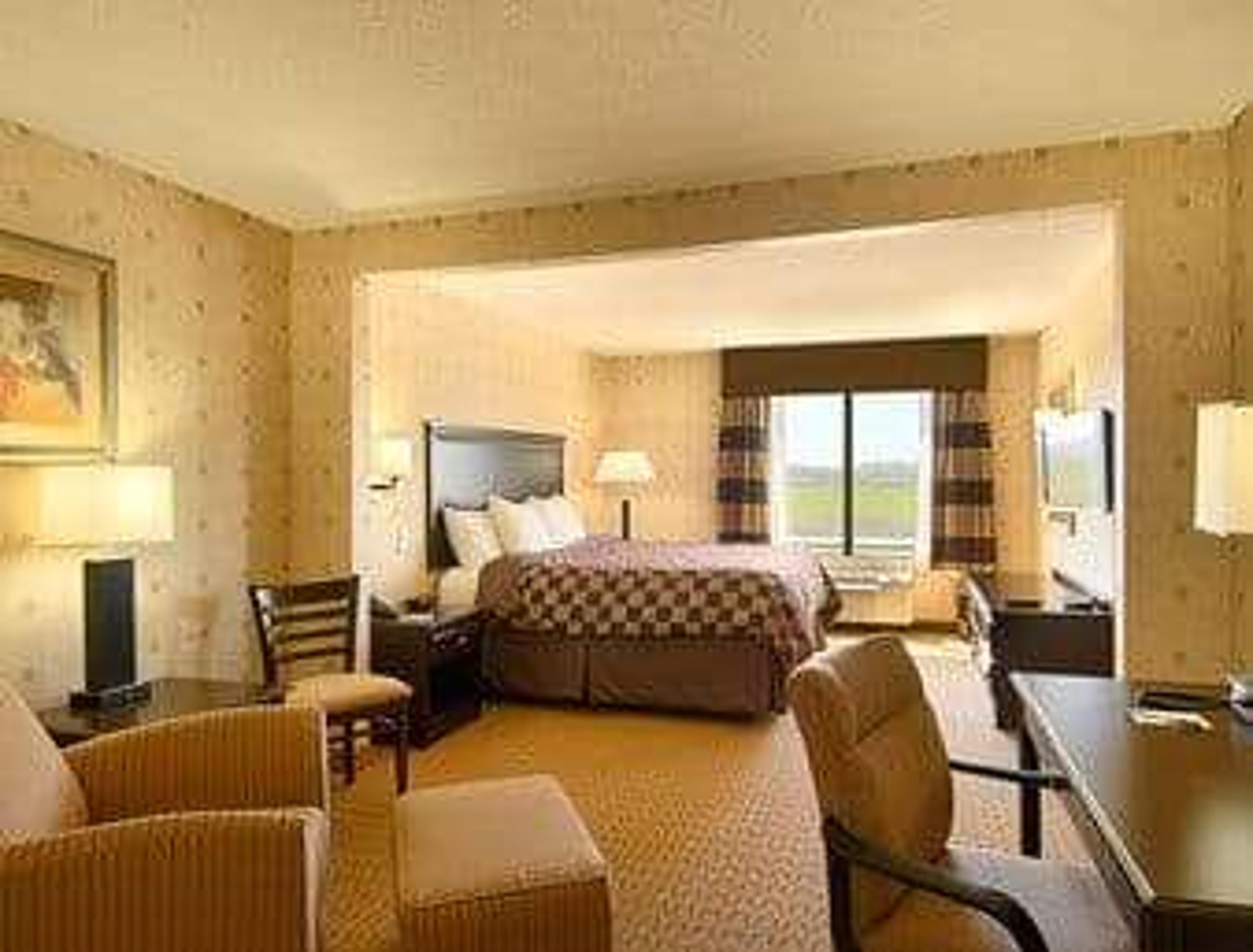 WINGATE BY WYNDHAM WARNER ROBI