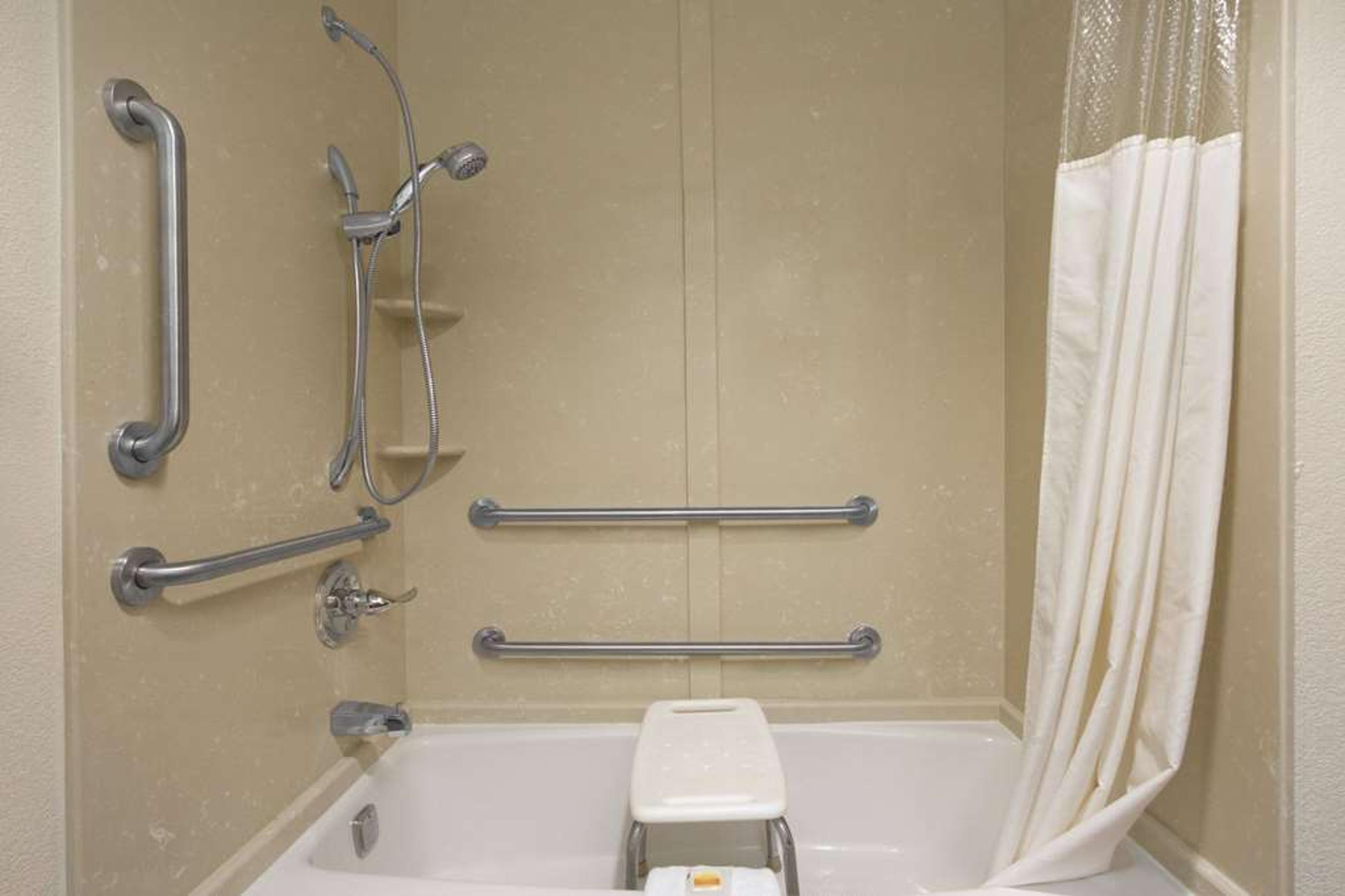 DAYS INN BY WYNDHAM FAYETTEVILLE-SO