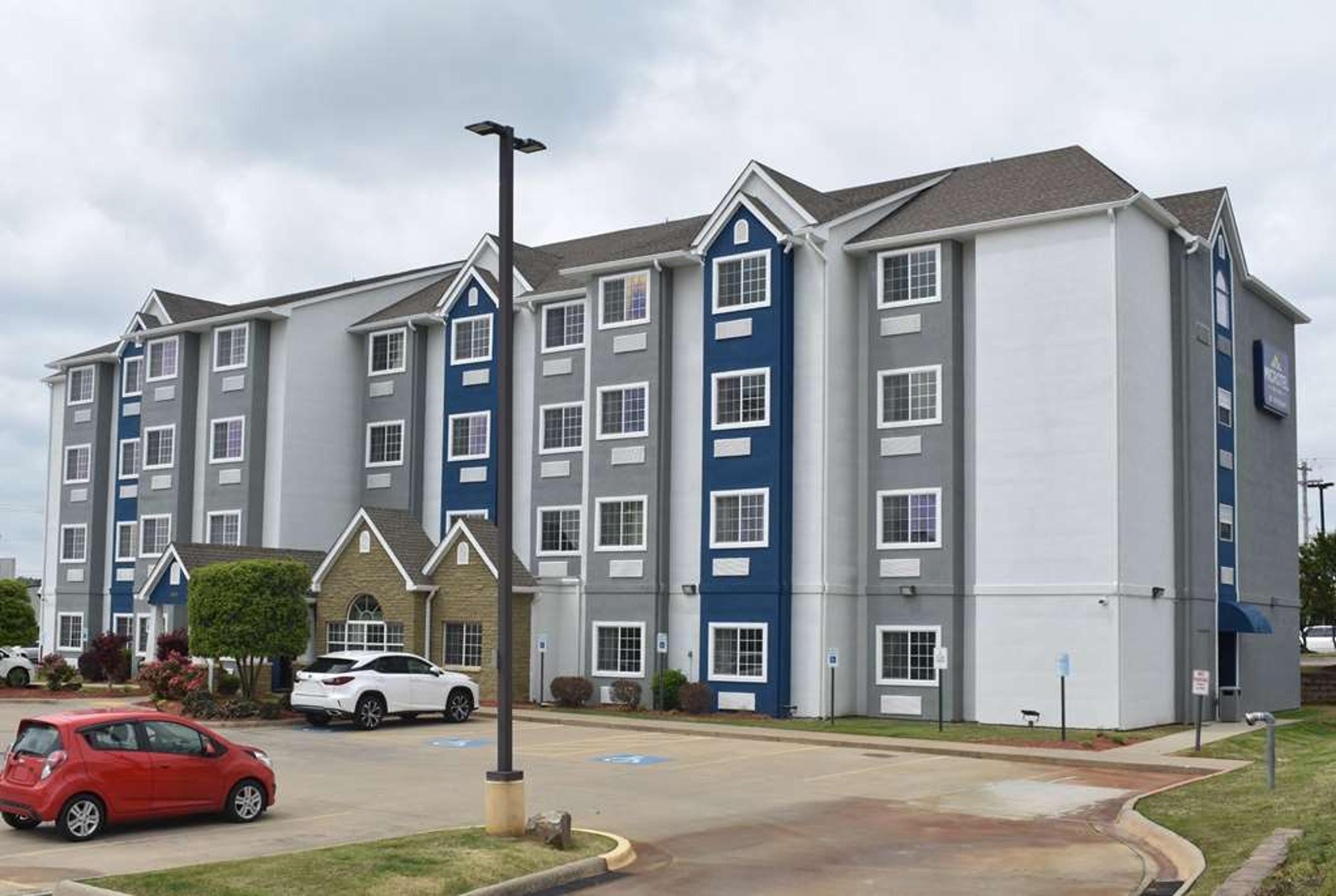 MICROTEL INN & SUITES BY WYNDHAM CO