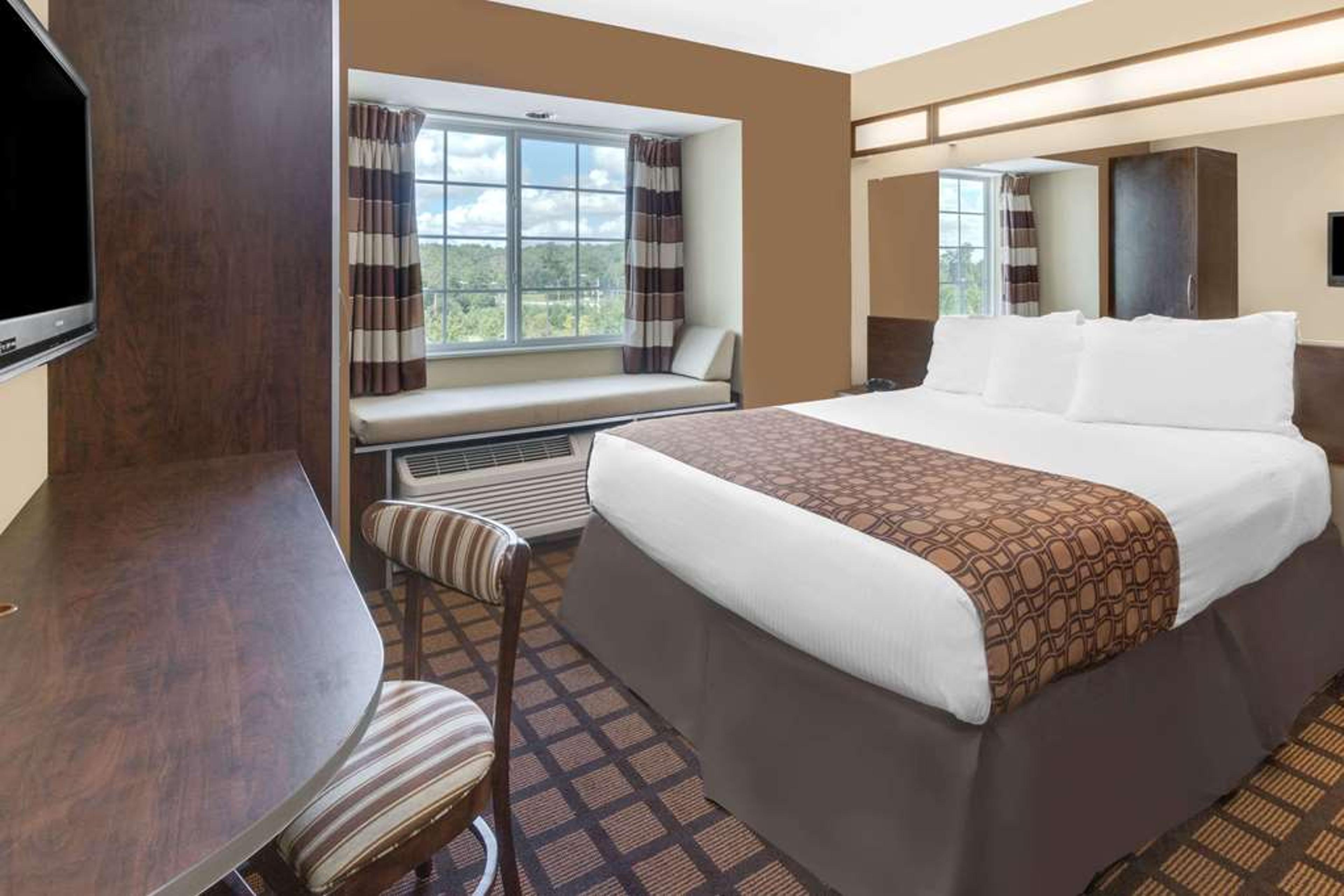 MICROTEL INN & SUITES BY WYNDHAM OZ