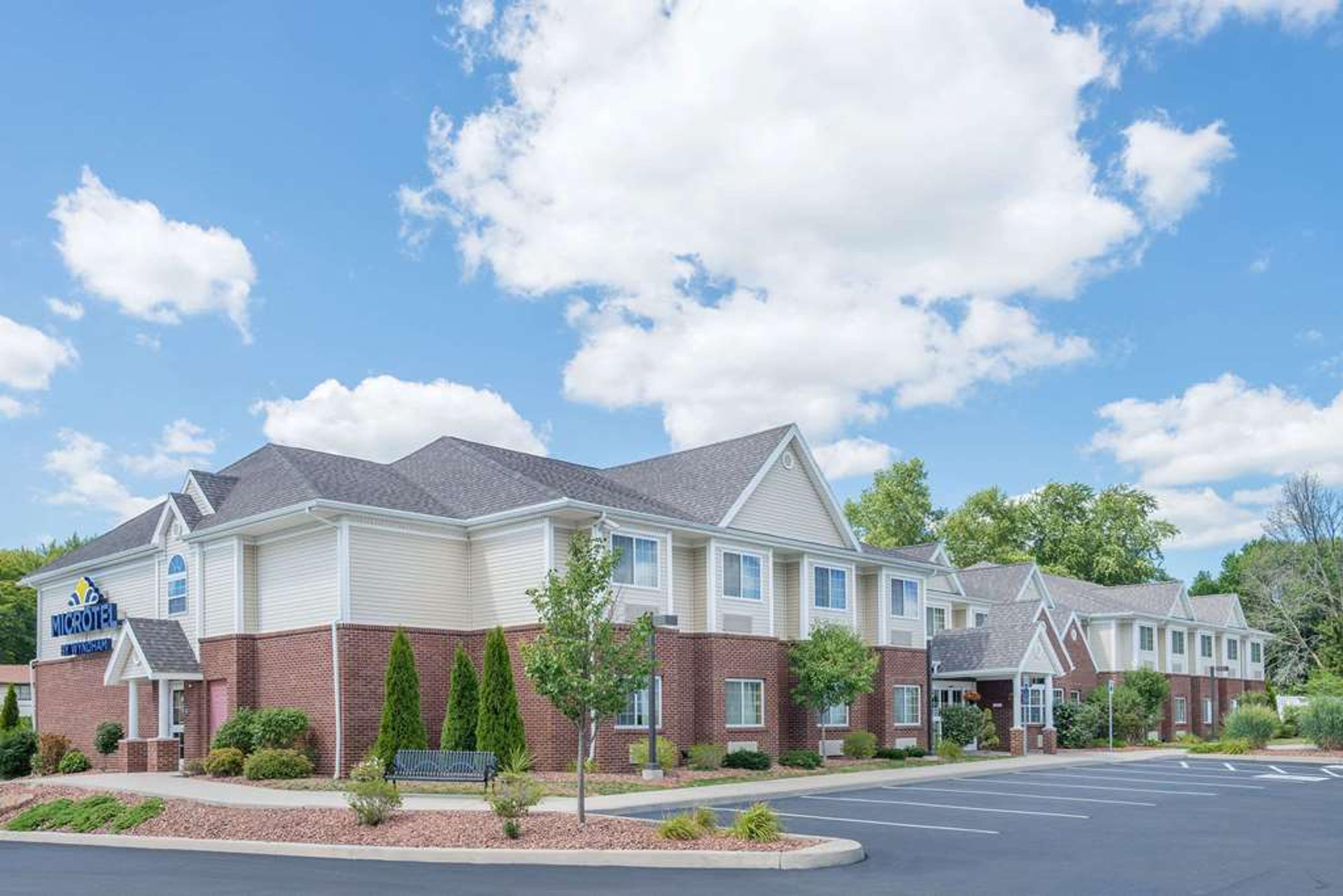 MICROTEL INN & SUITES BY WYNDHAM CH