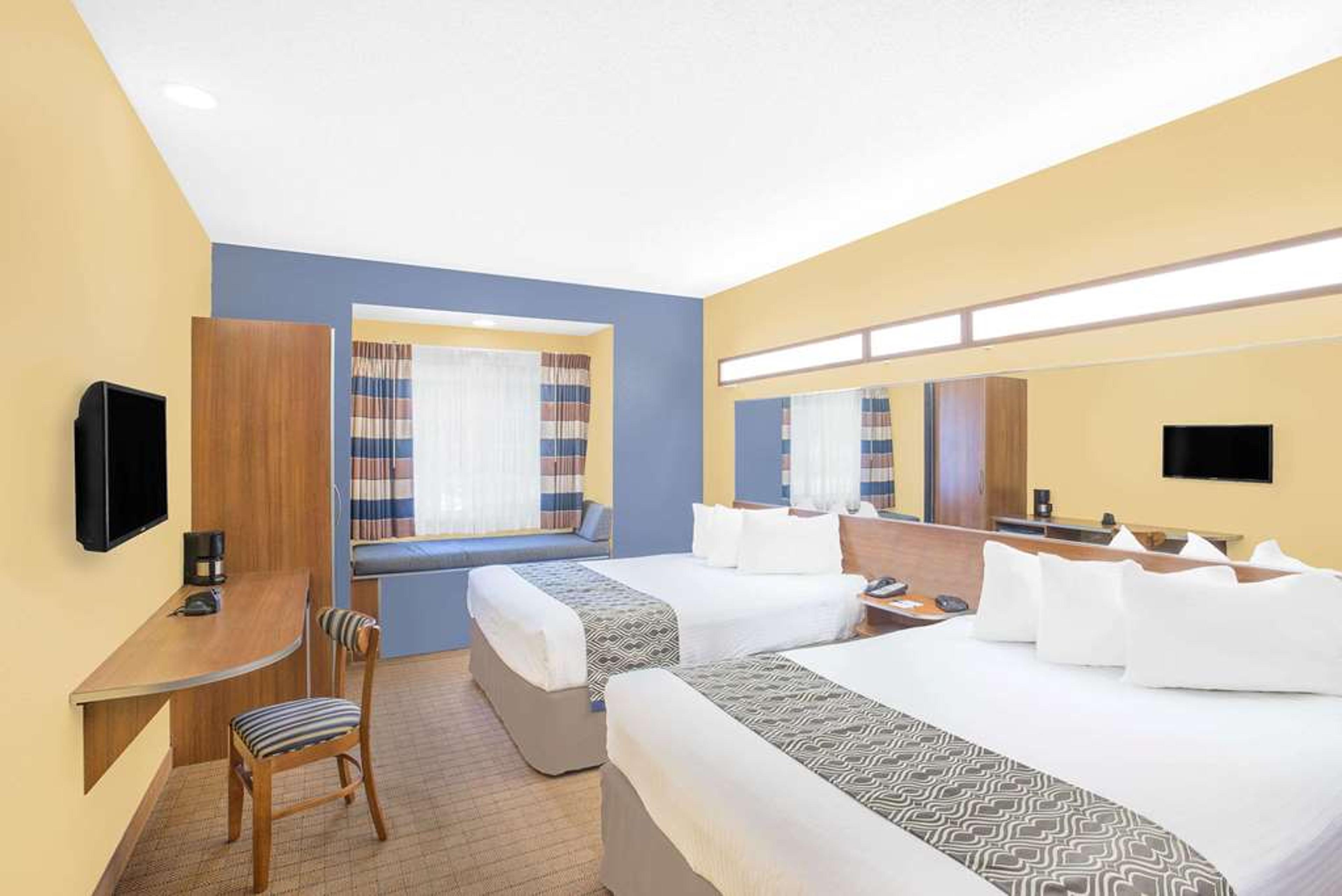 MICROTEL INN & SUITES BY WYNDHAM CH