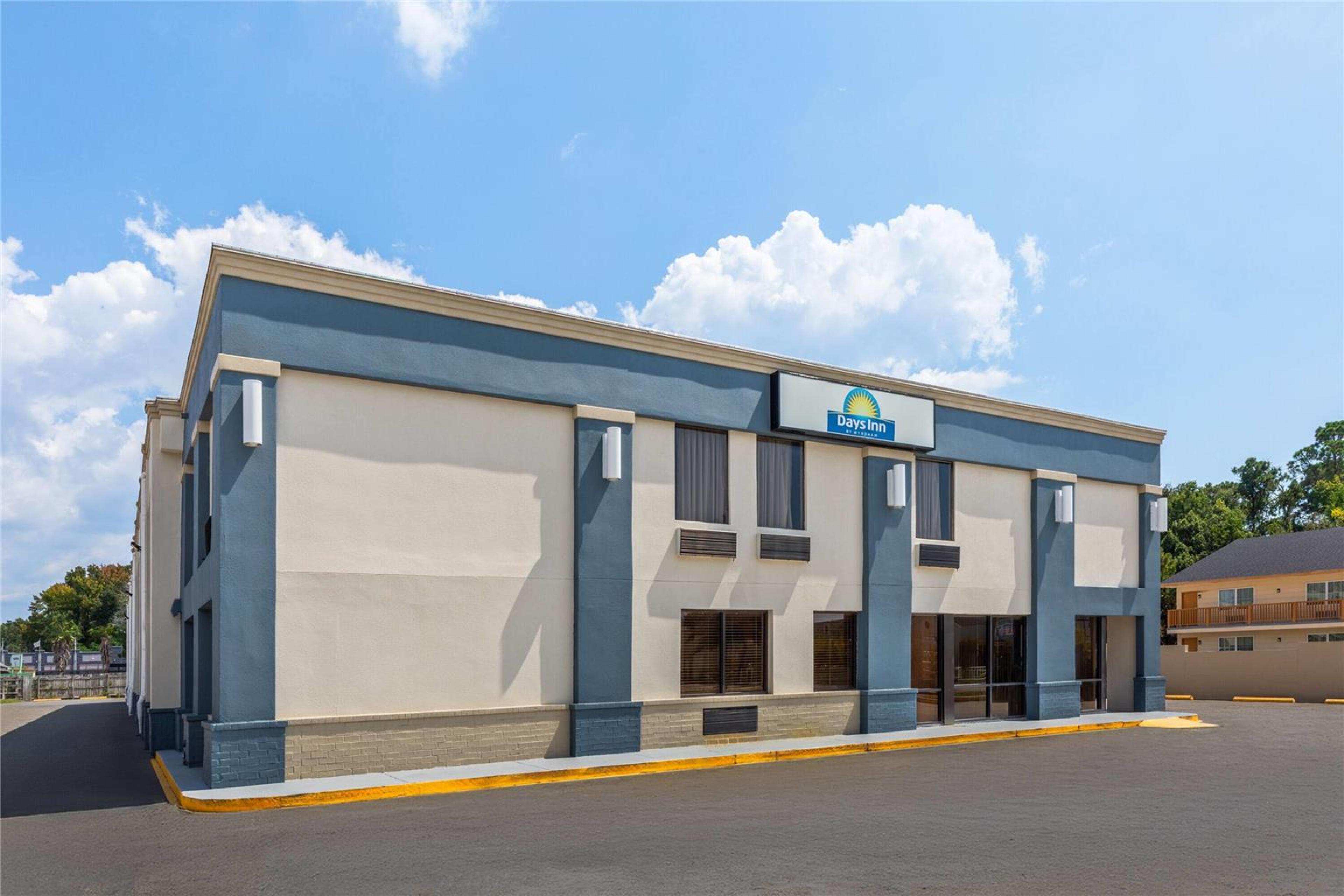 DAYS INN BY WYNDHAM, SLIDELL