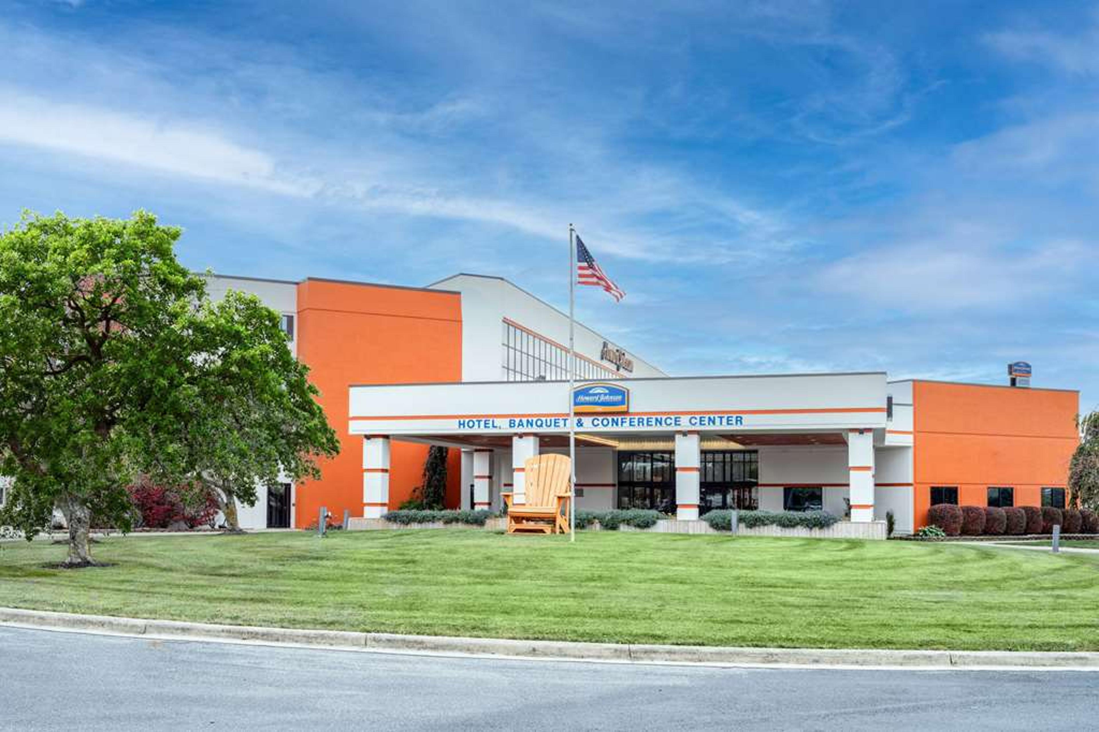 HOWARD JOHNSON BY WYNDHAM LIMA