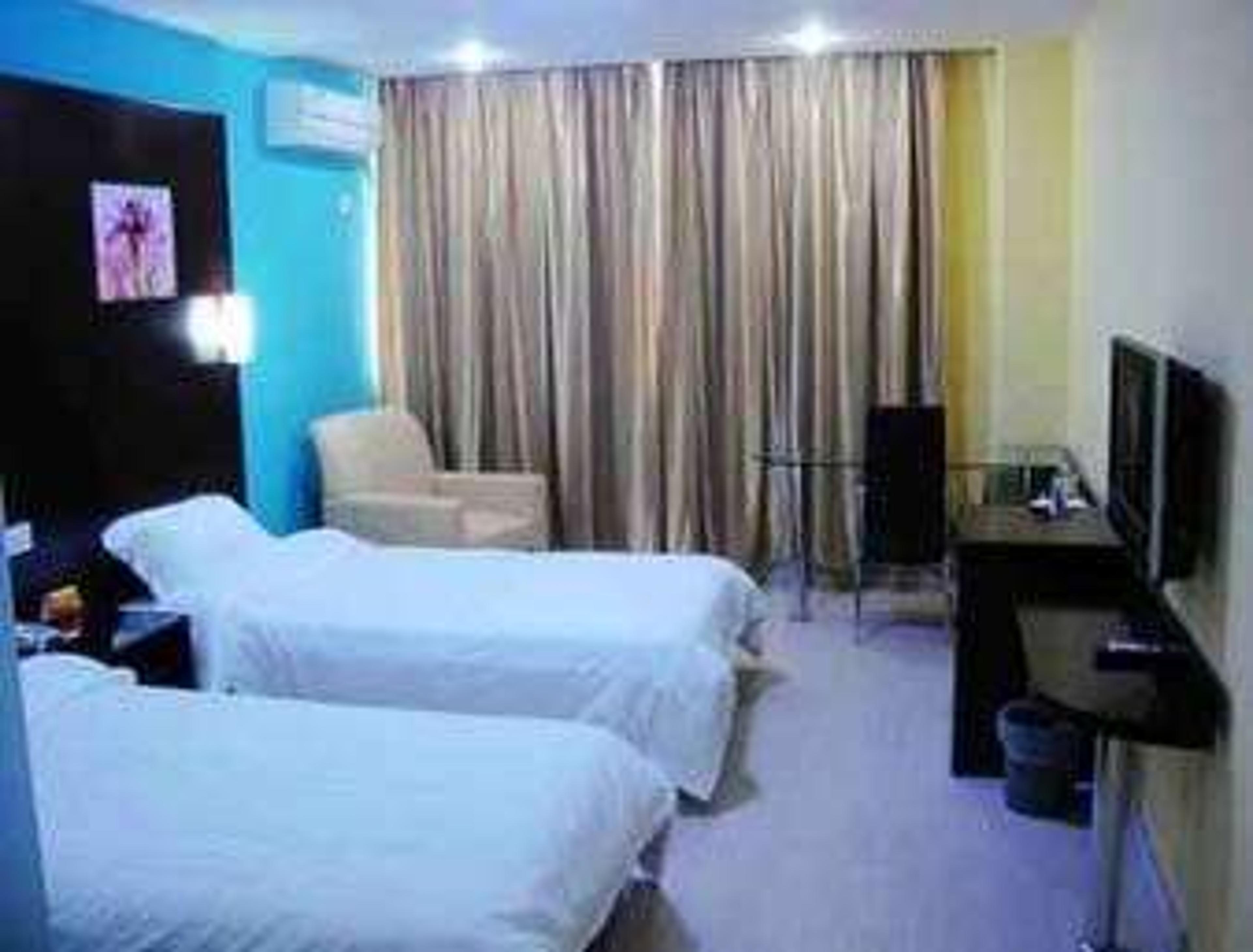 Super 8 Hotel Nanjing Shun Tian Presidential Palace