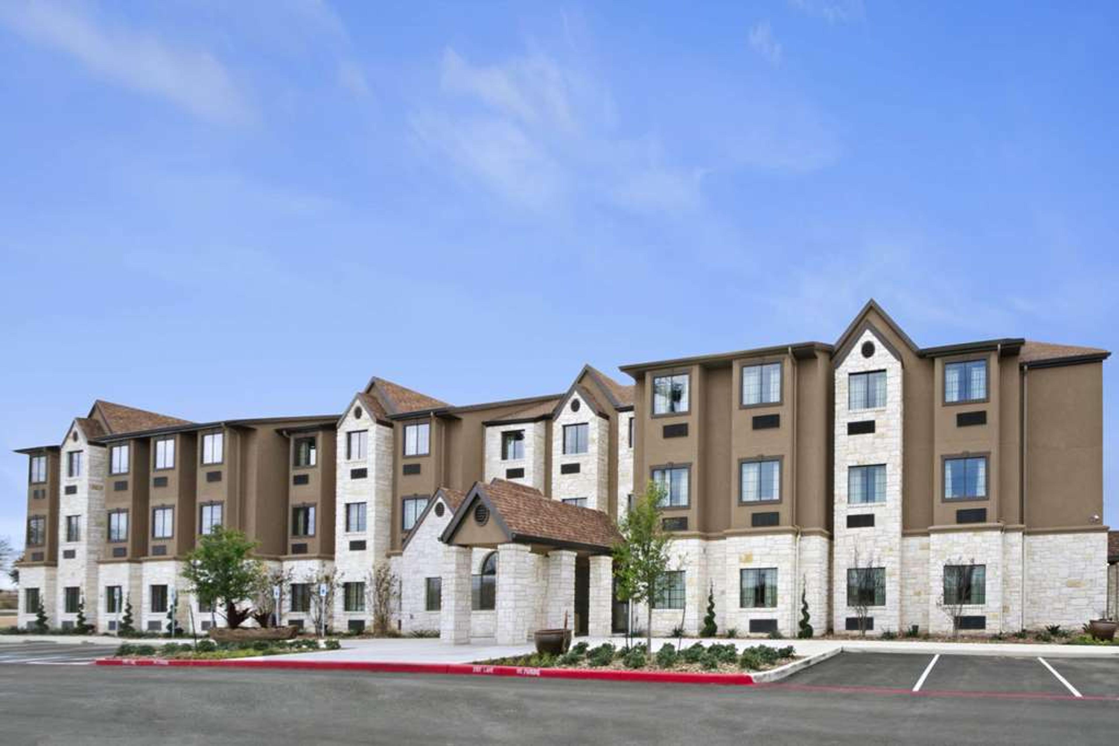 MICROTEL INN & SUITES BY WYNDH