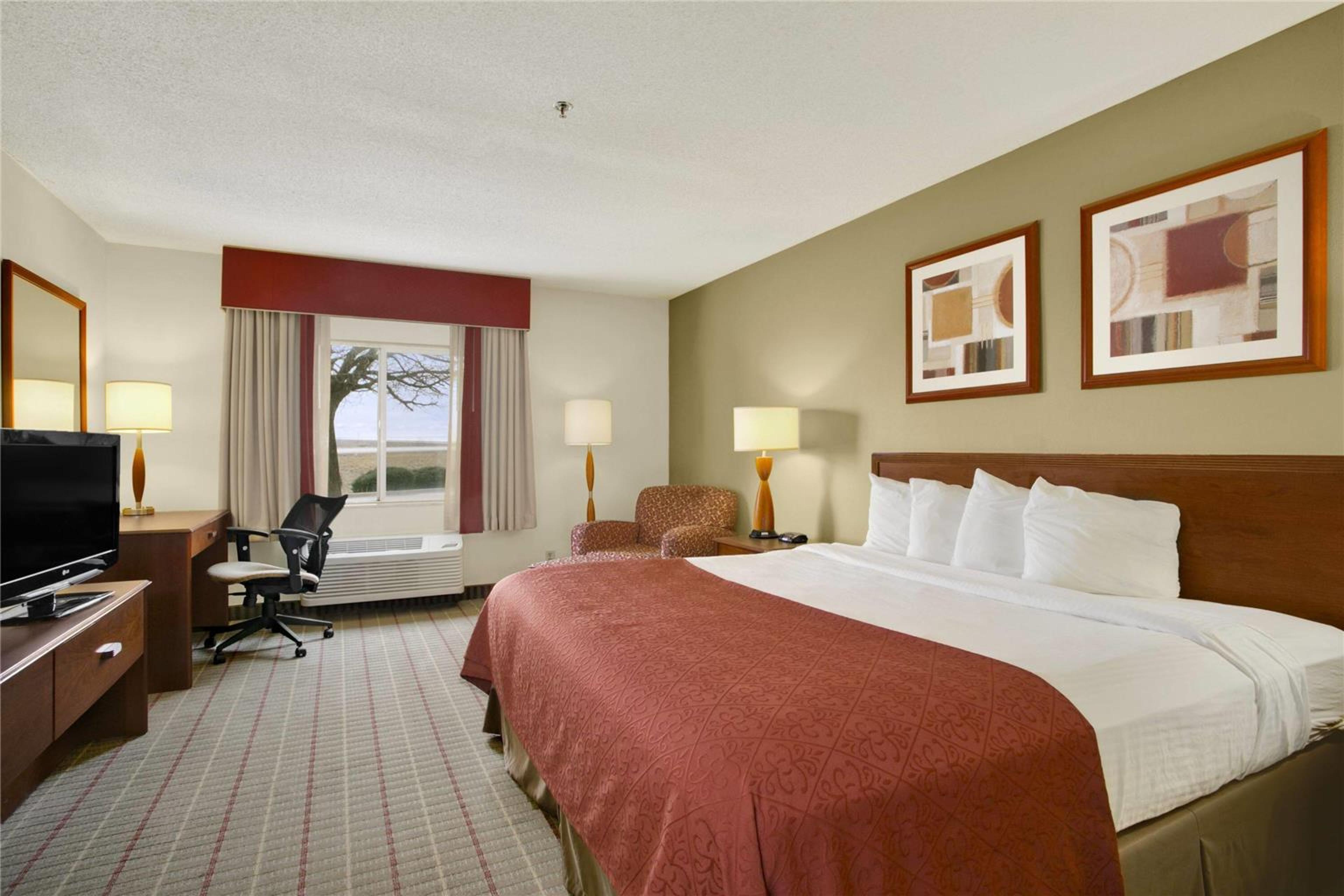 BAYMONT INN AND SUITES HAUBSTA