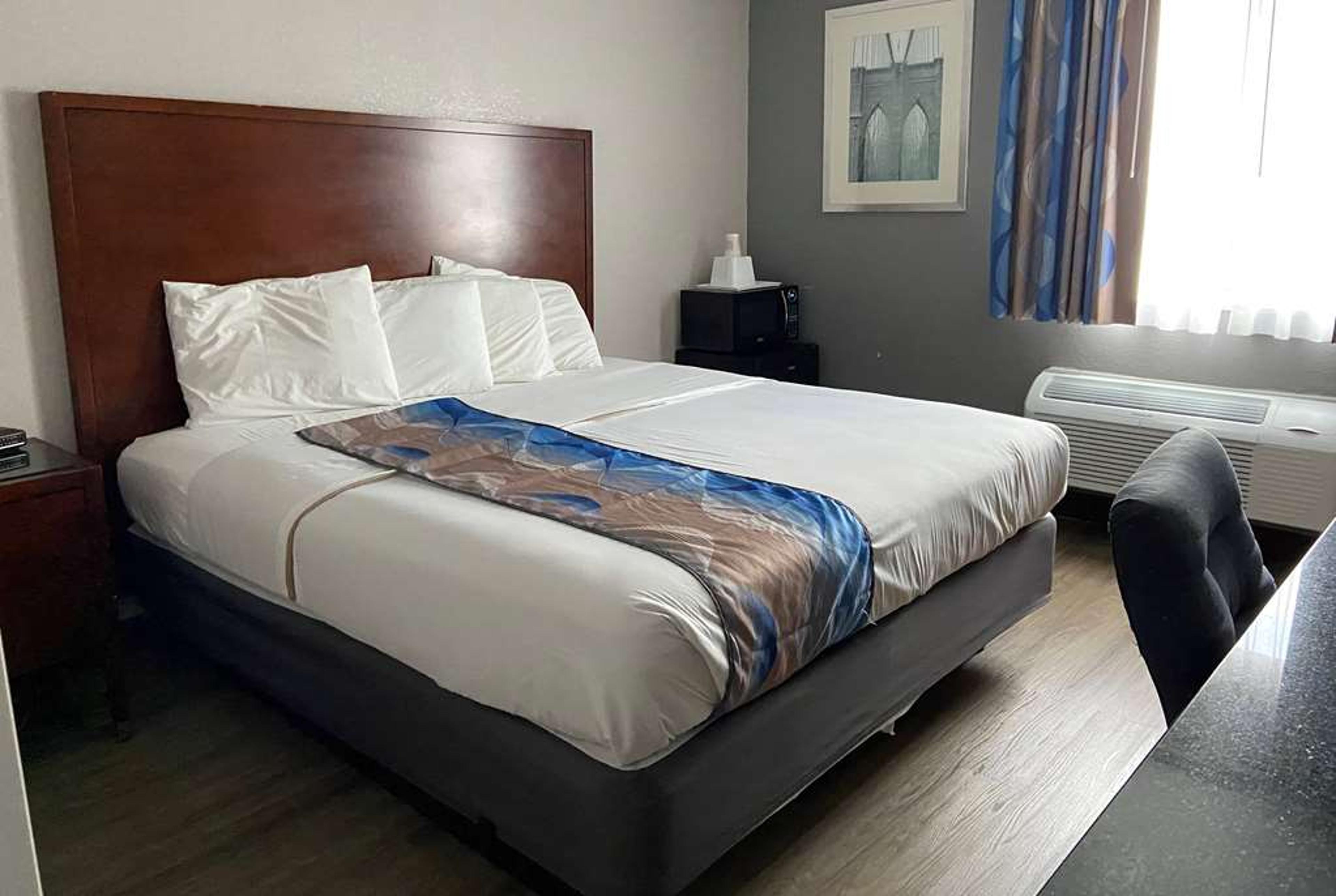 TRAVELODGE INN & SUITES BY WYNDHAM