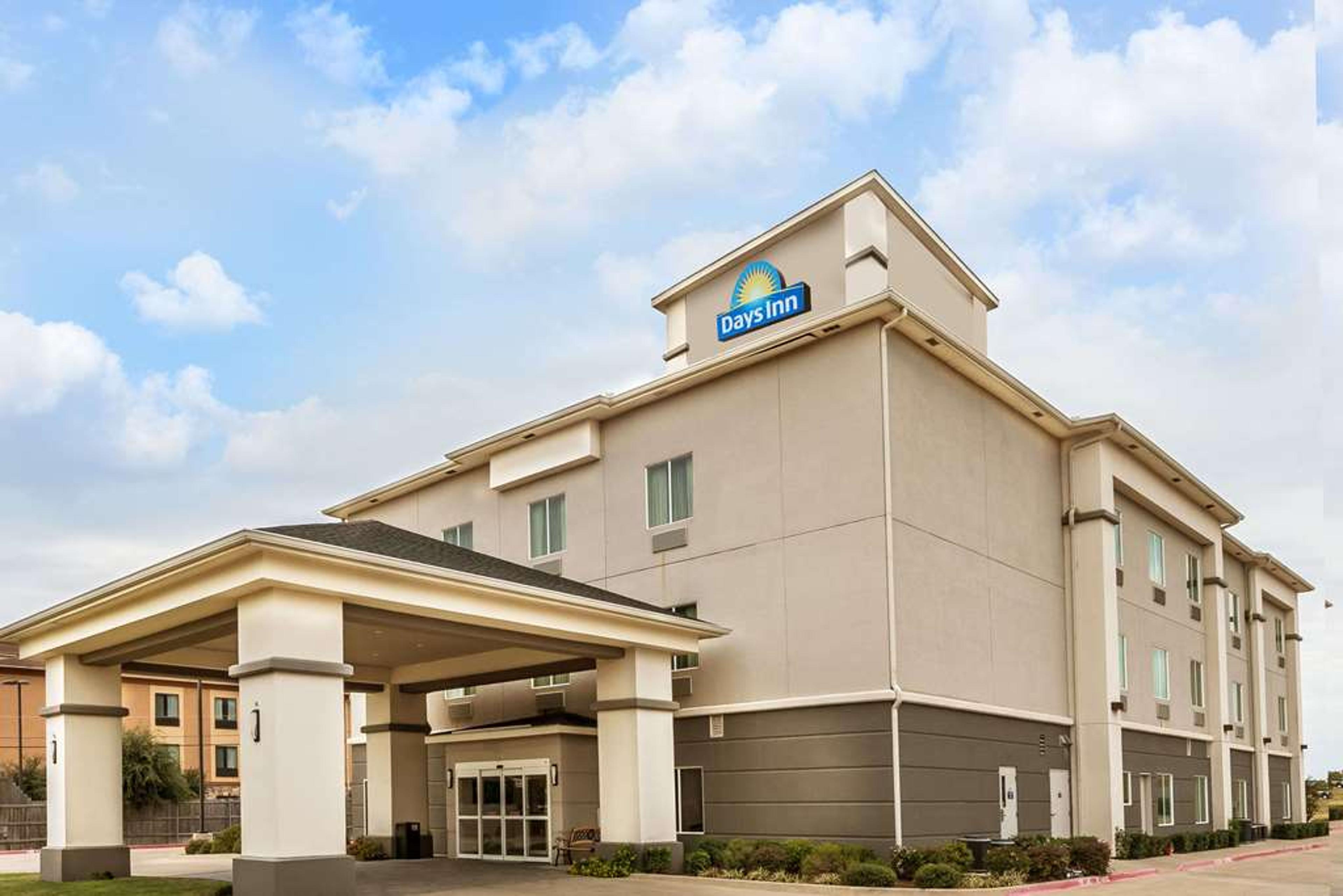 DAYS INN SUITES MINERAL WELLS