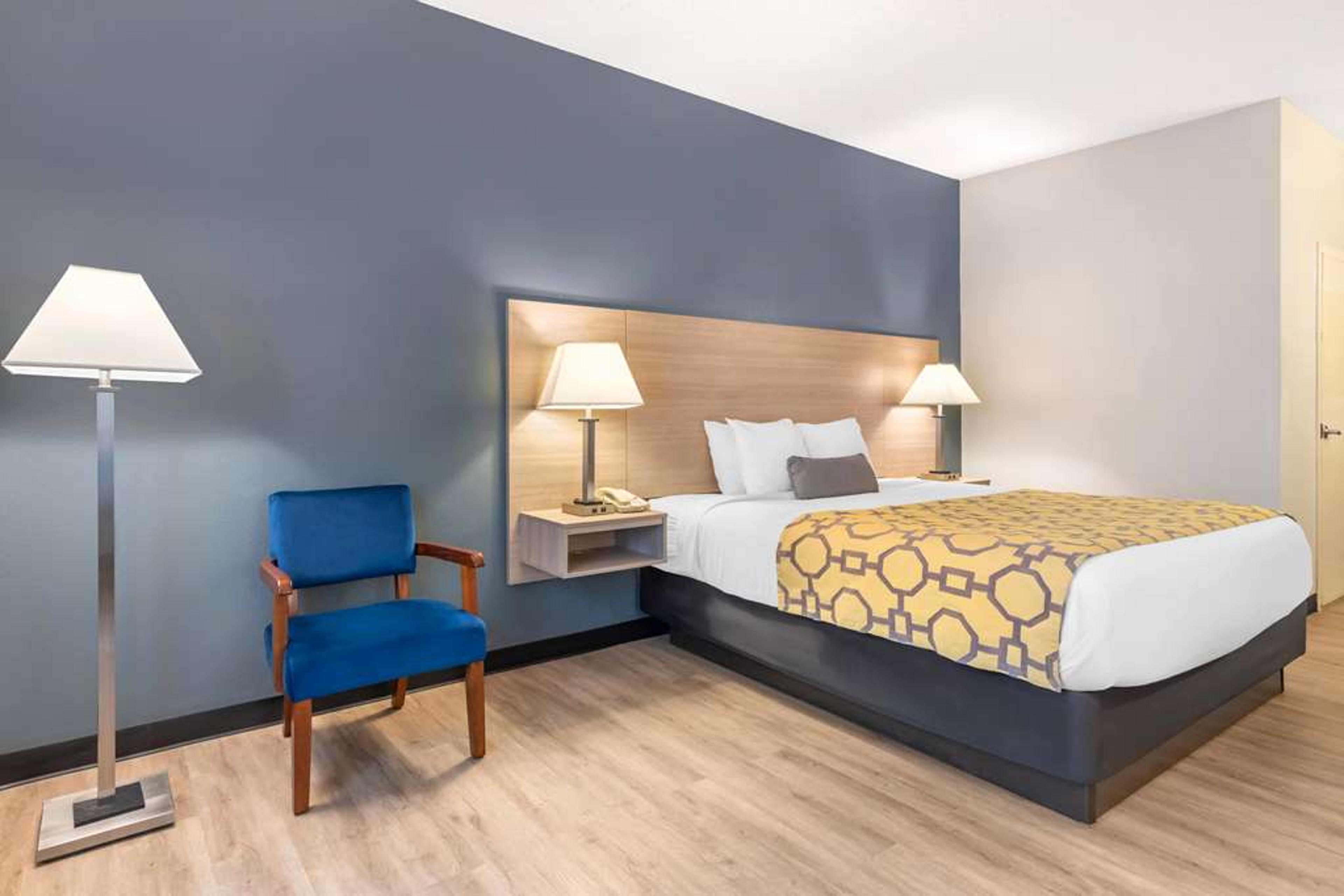 BAYMONT BY WYNDHAM KENNESAW
