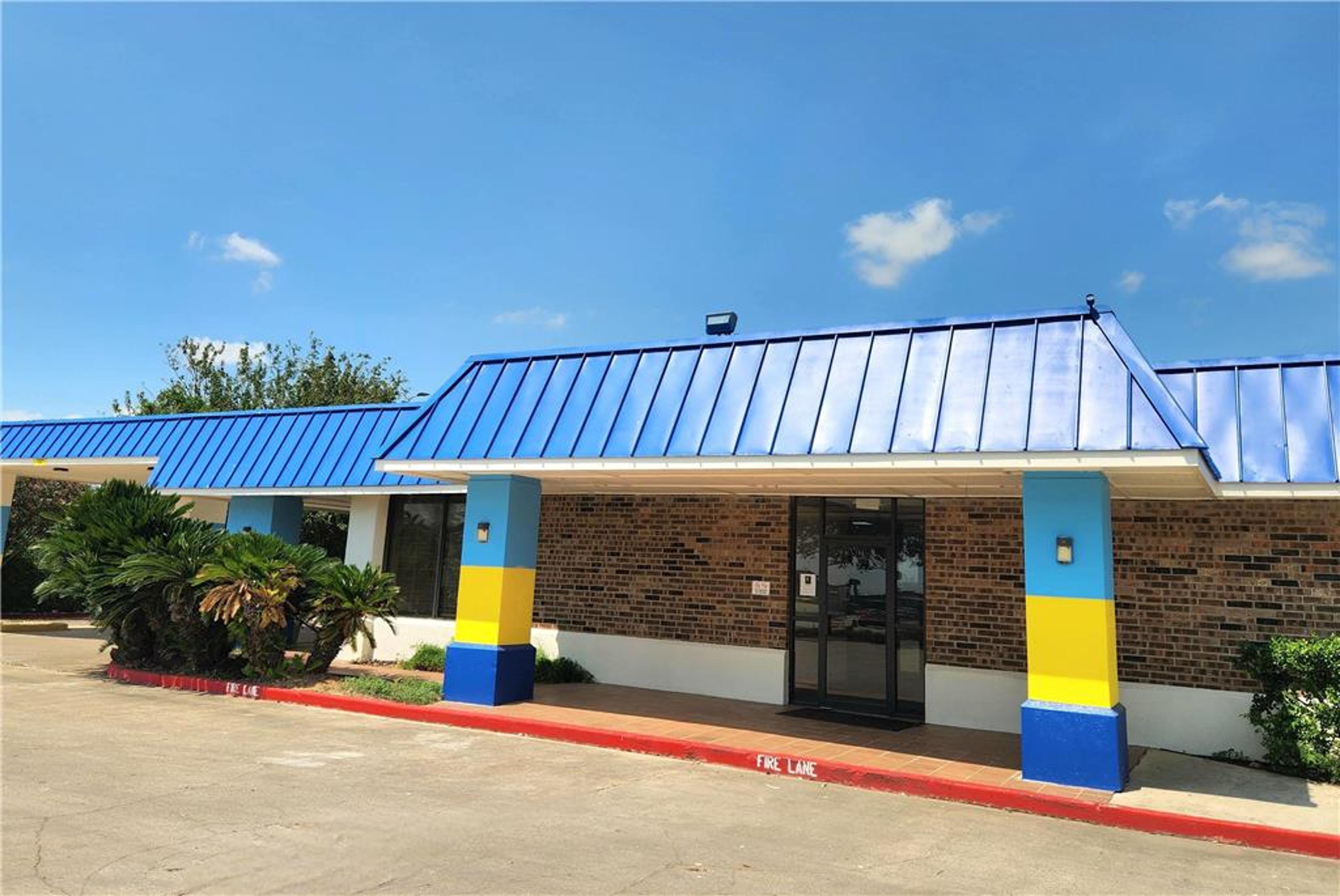 DAYS INN BY WYNDHAM, SEGUIN TX