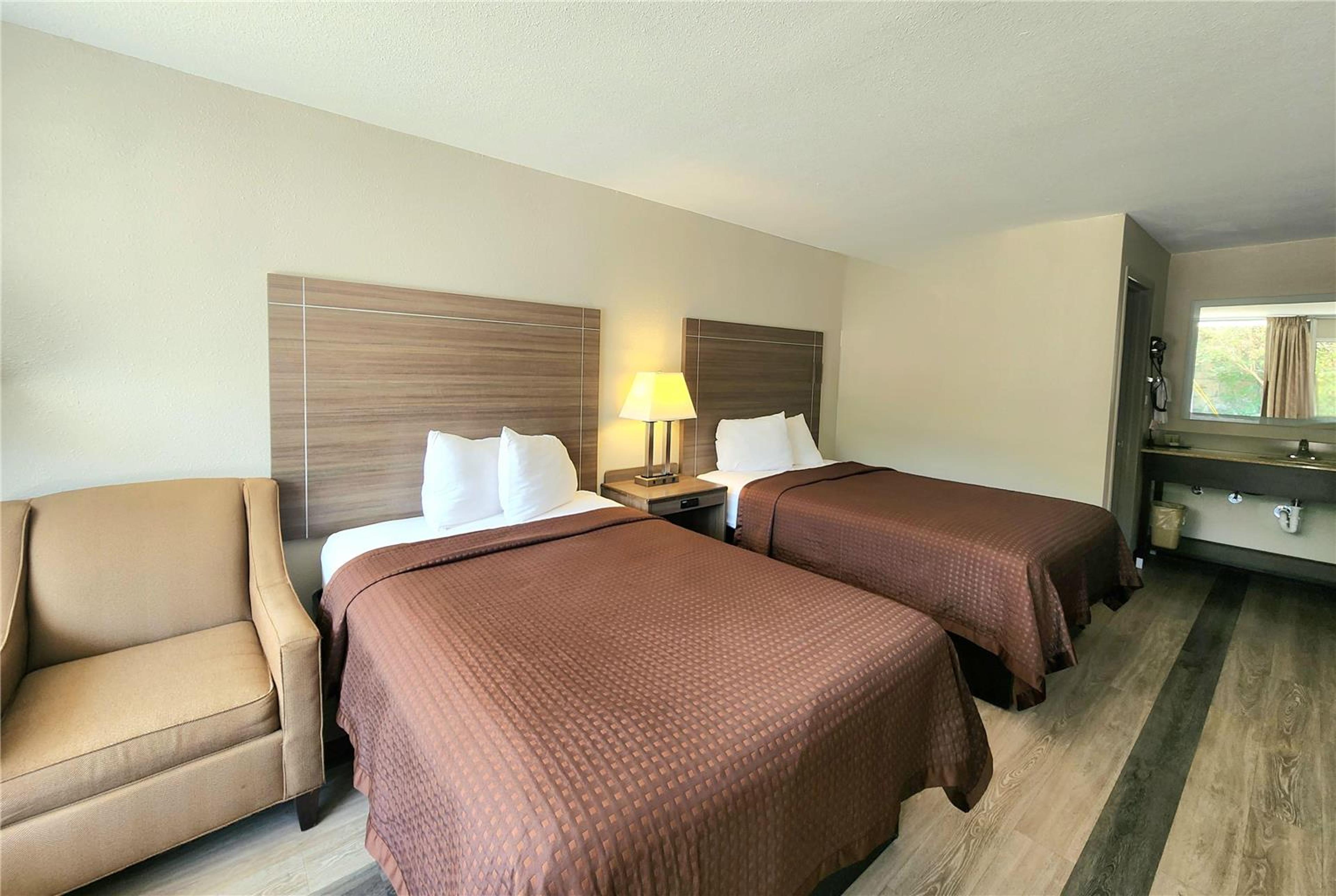 DAYS INN BY WYNDHAM, SEGUIN TX