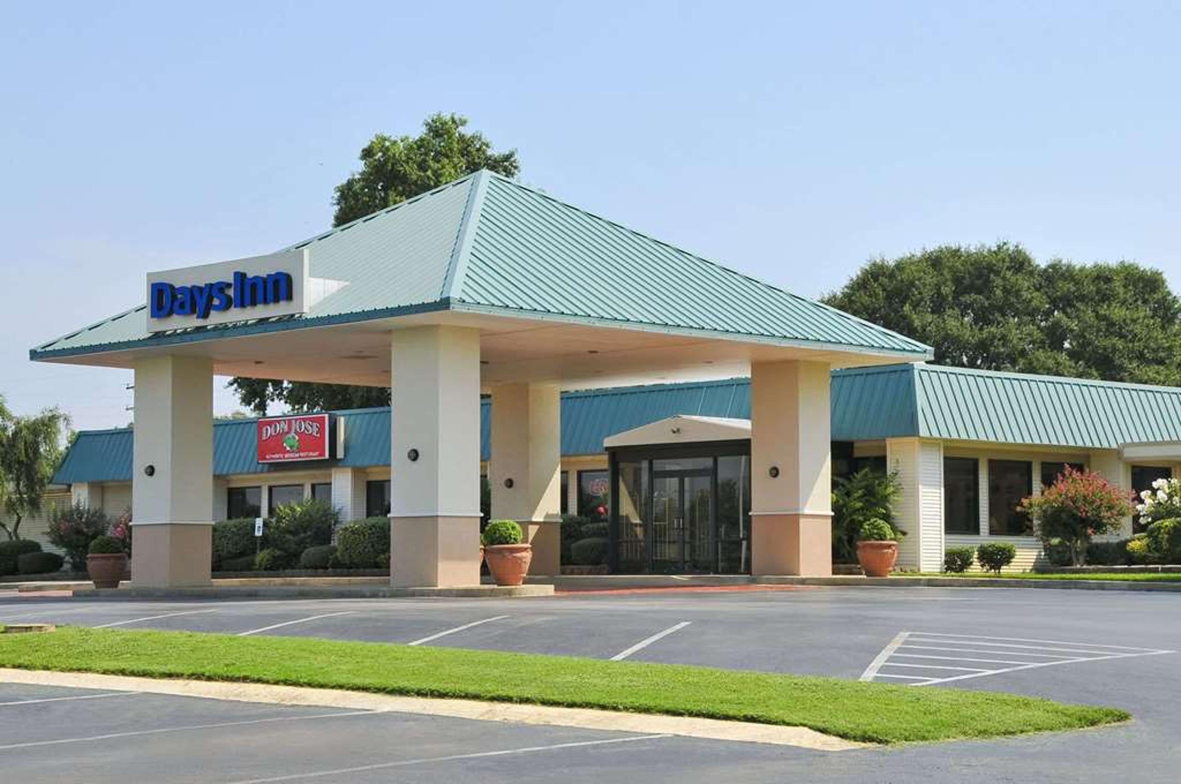 DAYS INN BY WYNDHAM, FORREST CITY
