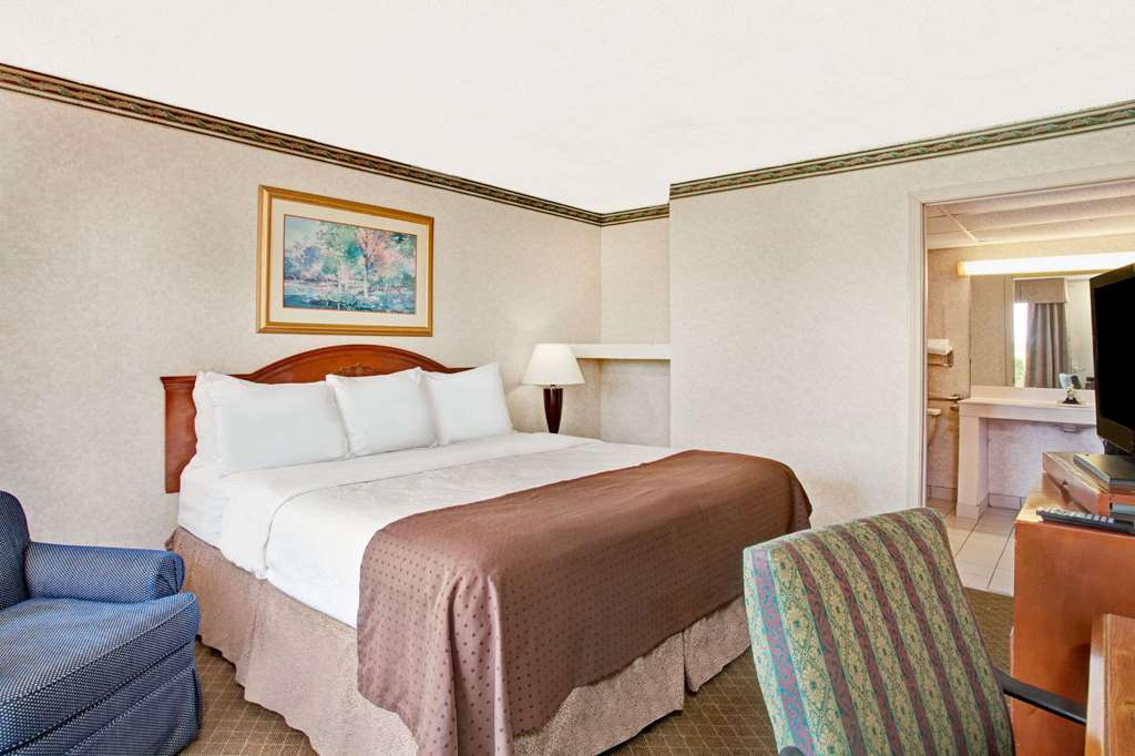 DAYS INN BY WYNDHAM, FORREST CITY