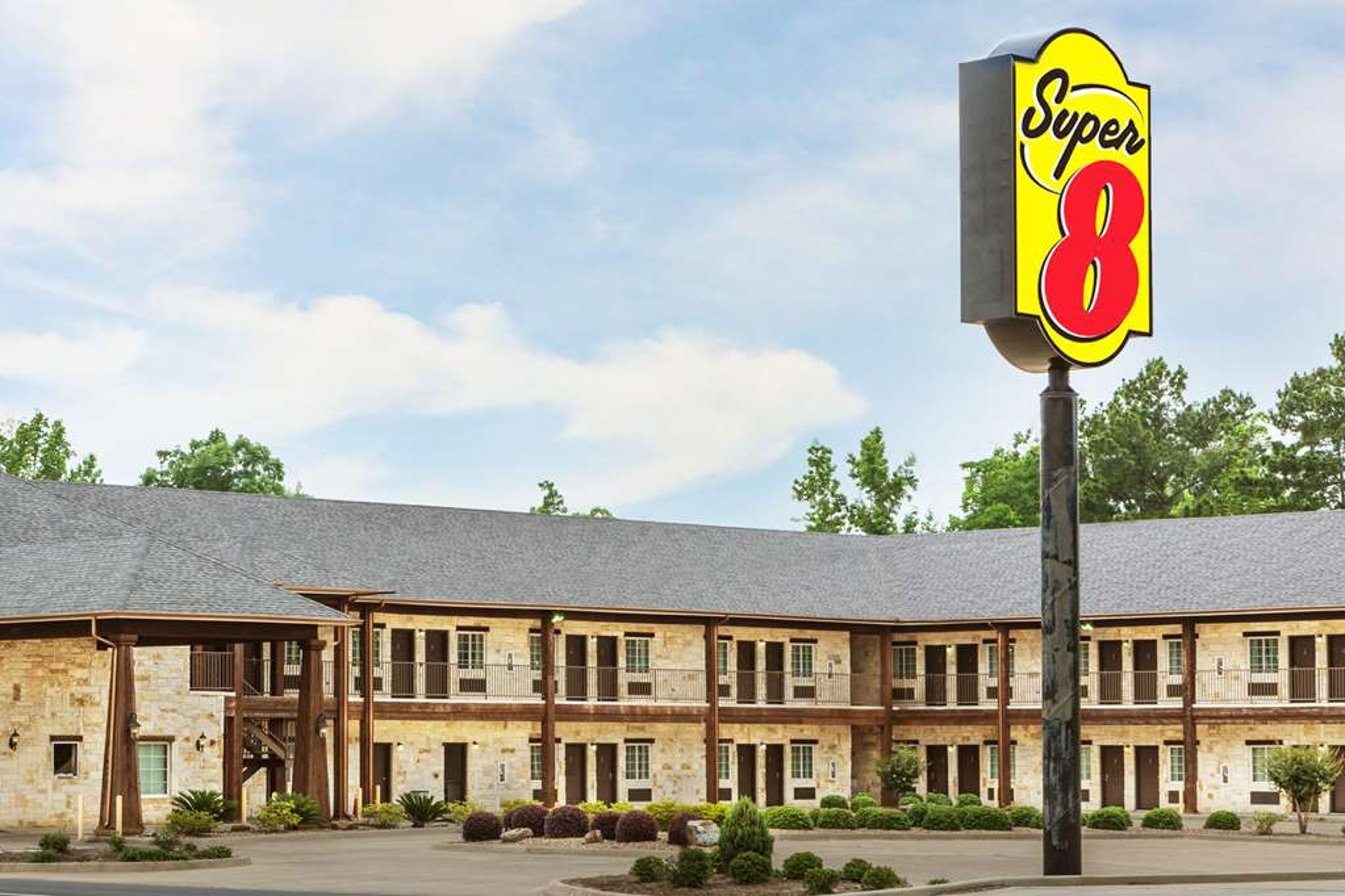 SUPER 8 BY WYNDHAM CENTER
