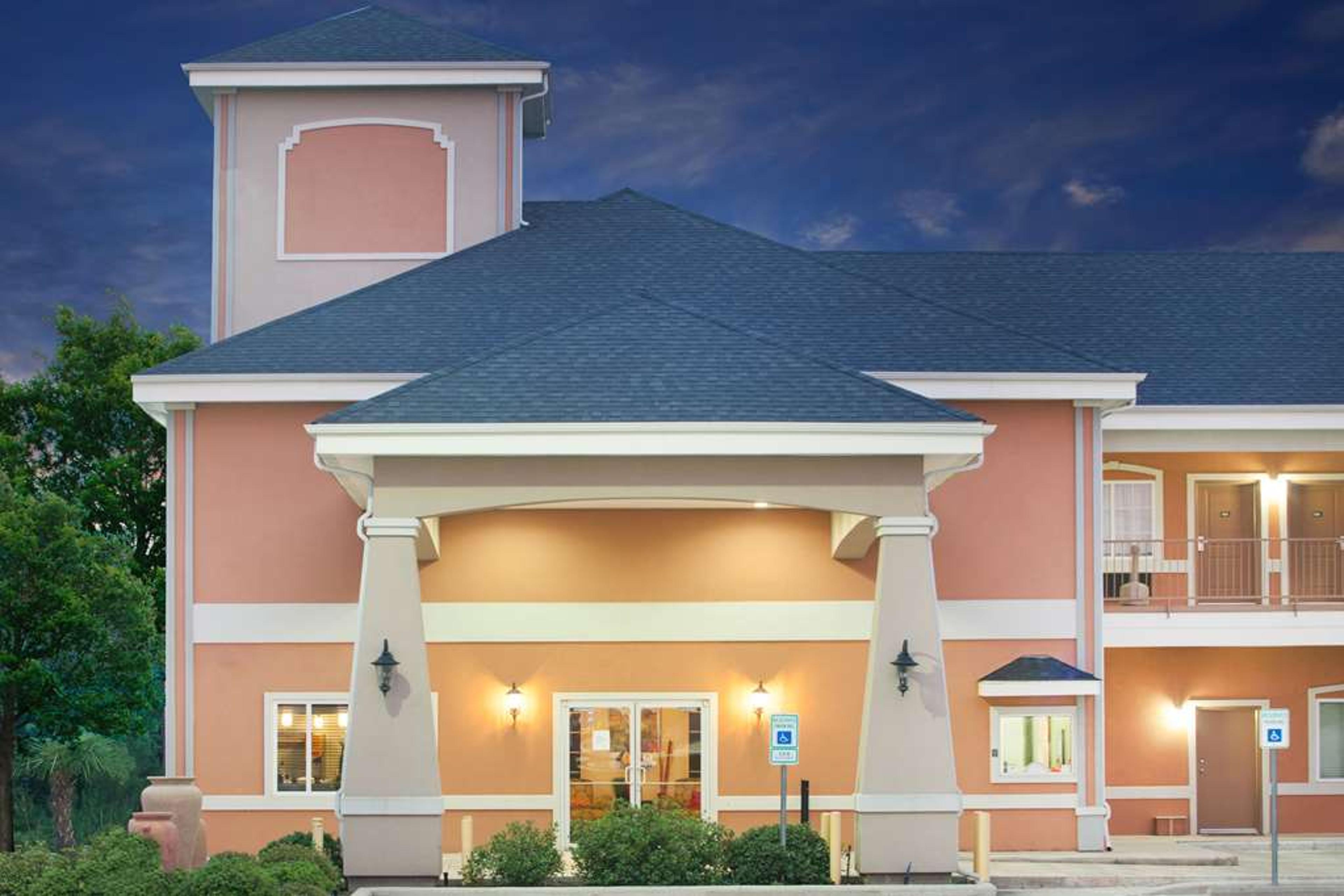 SUPER 8 BY WYNDHAM CARTHAGE TX