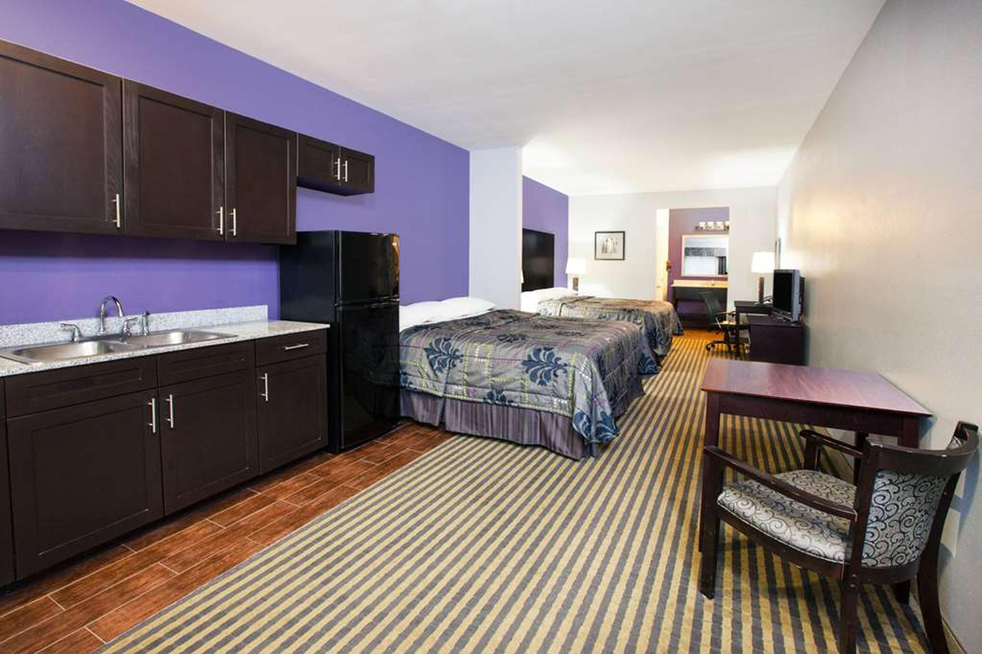 SUPER 8 BY WYNDHAM CARTHAGE TX