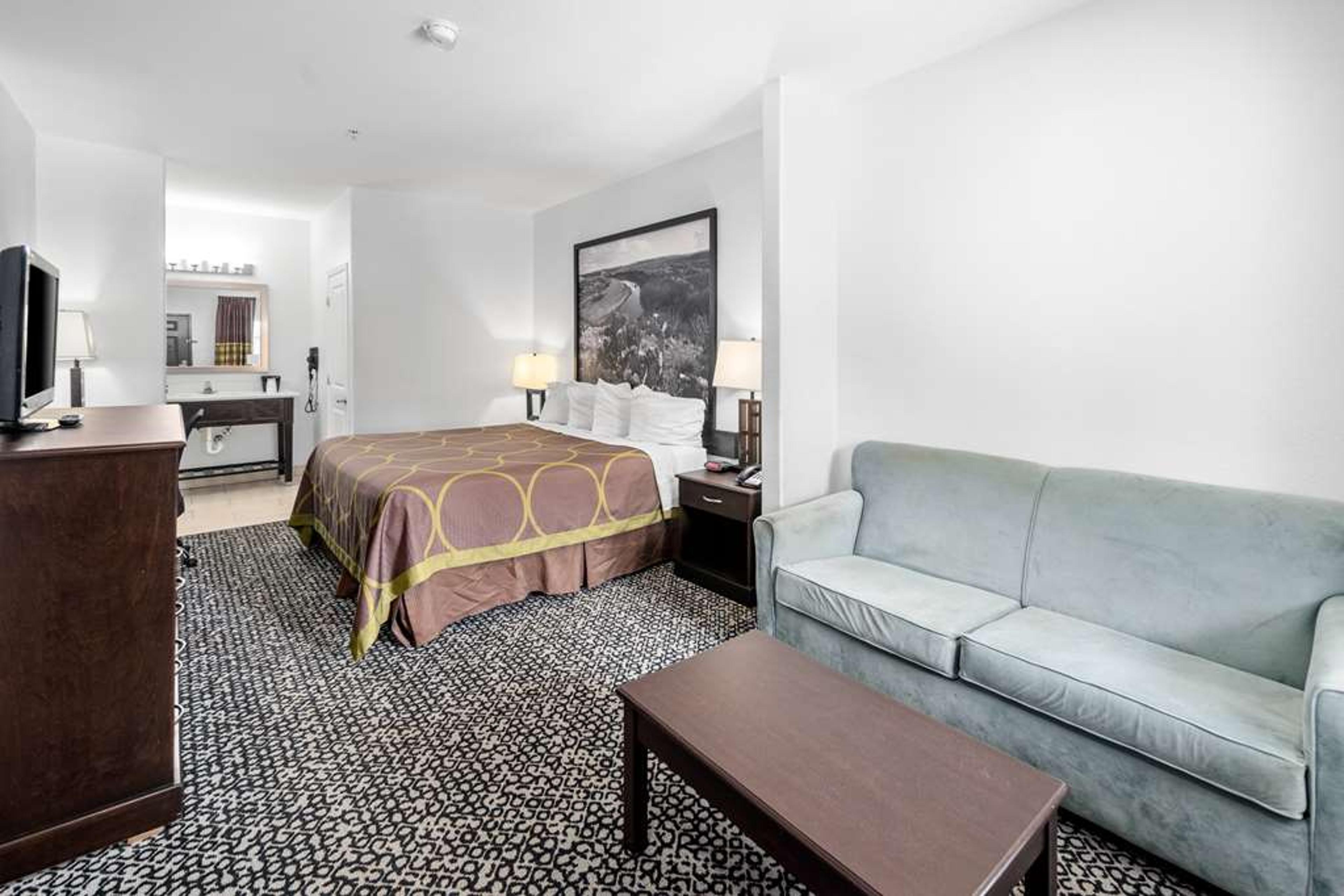 SUPER 8 BY WYNDHAM MANSFIELD LA