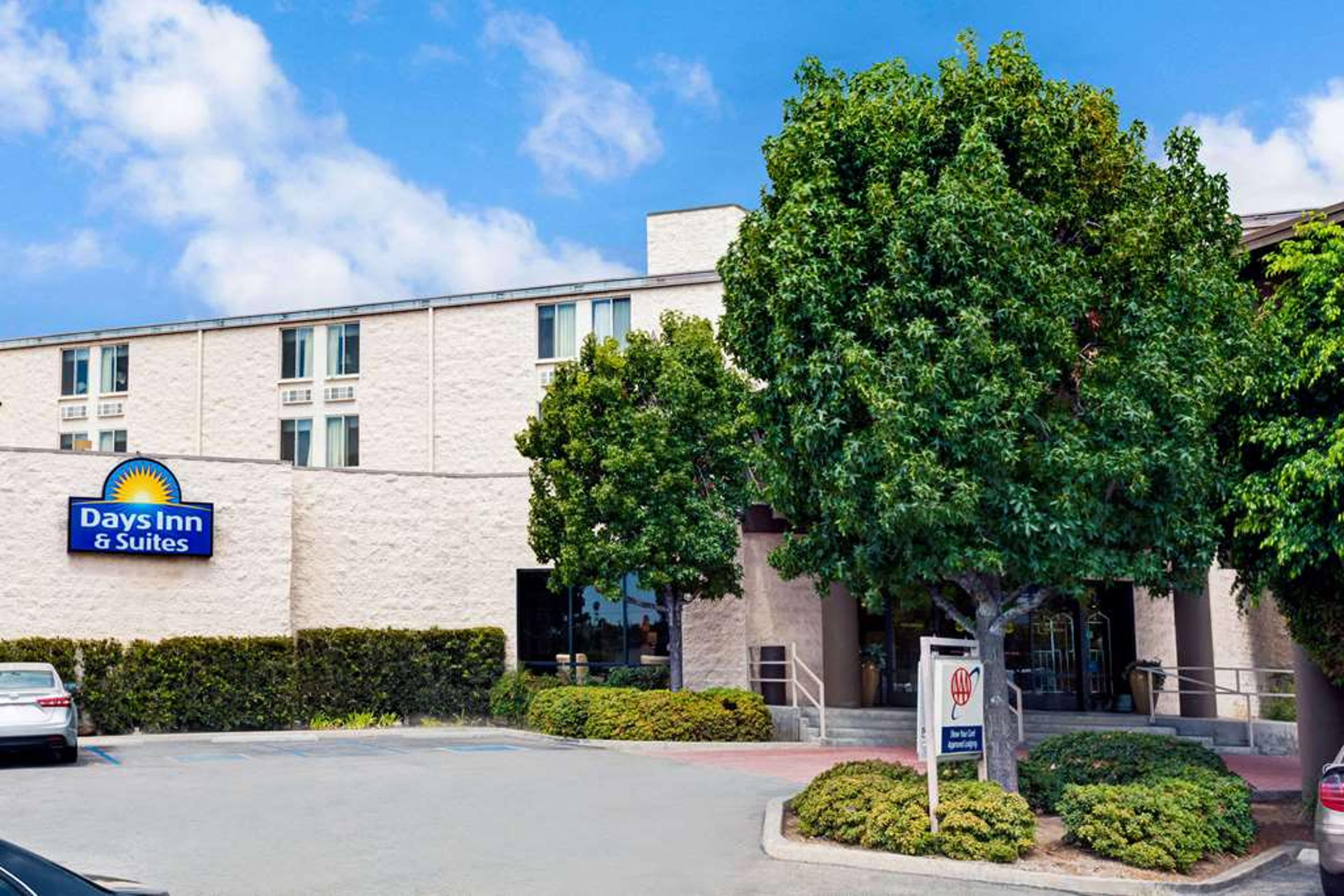 DAYS INN SUITES FULLERTON