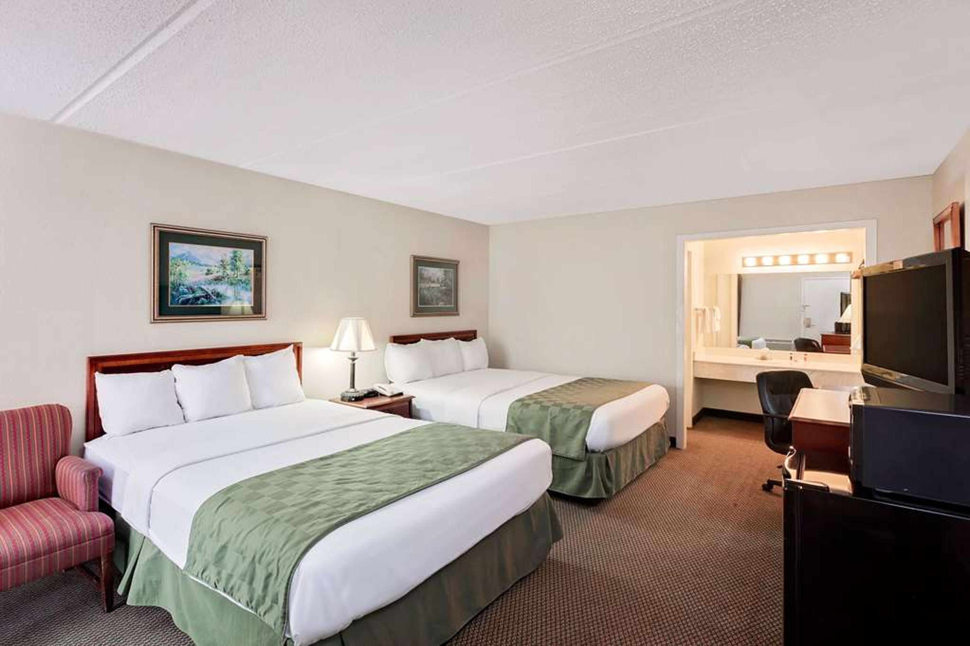 DAYS INN BAY CITY