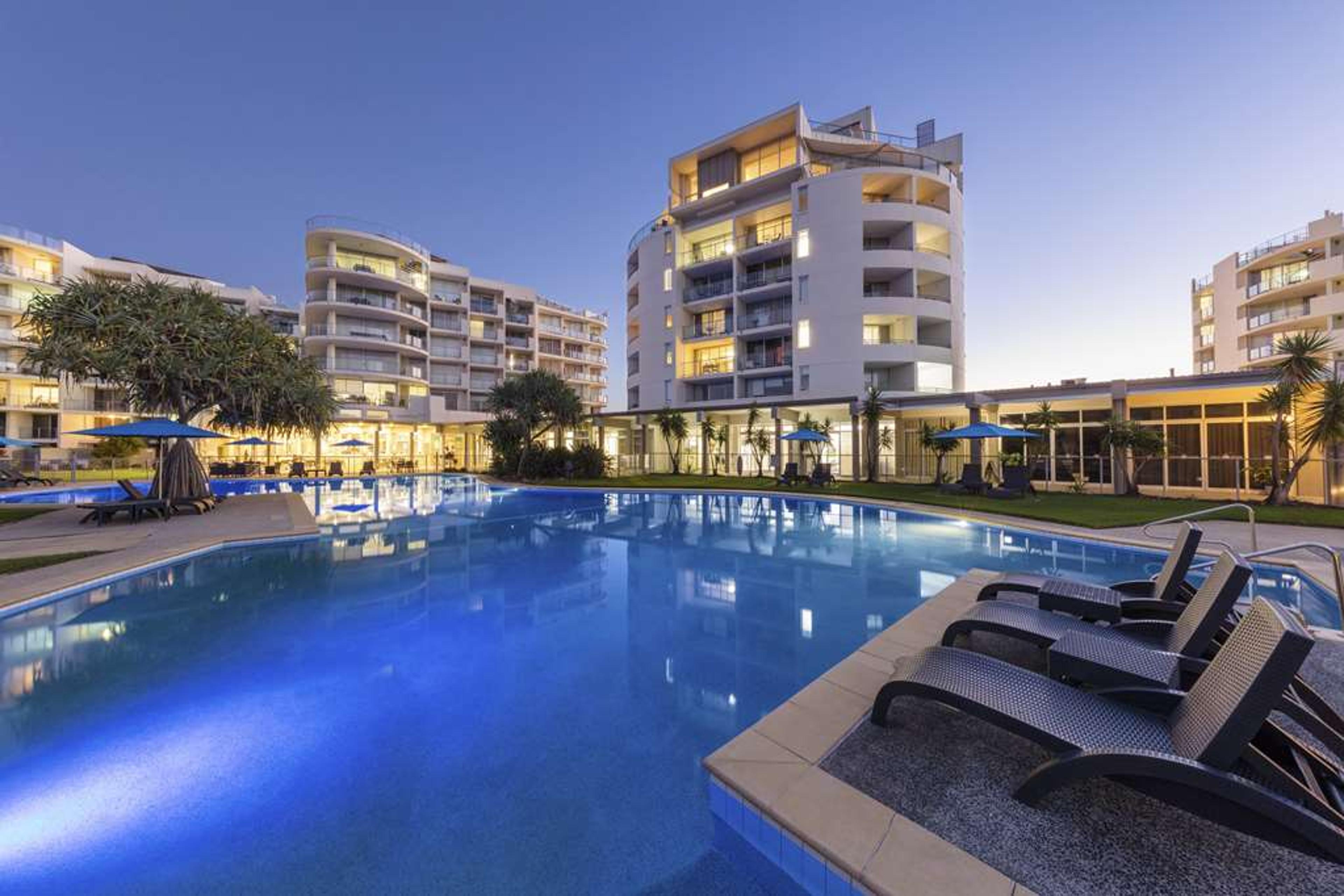 RAMADA HOTEL AND CONFERENCE CE