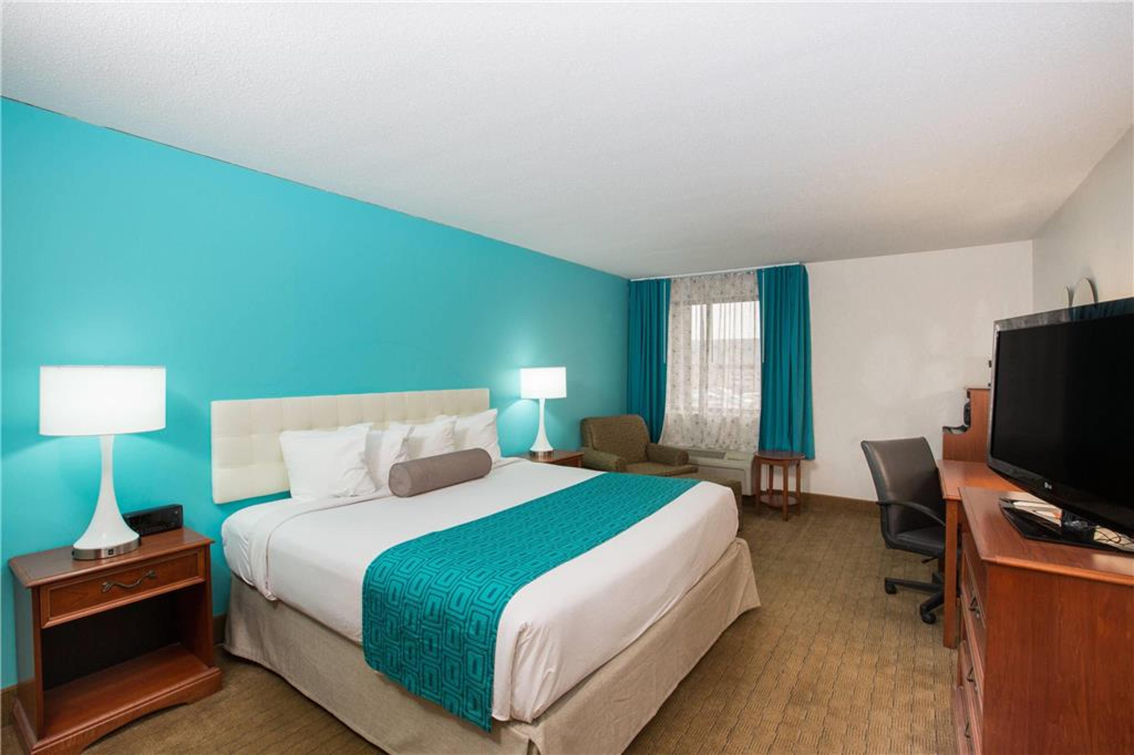 HOWARD JOHNSON BY WYNDHAM, EVANSVIL