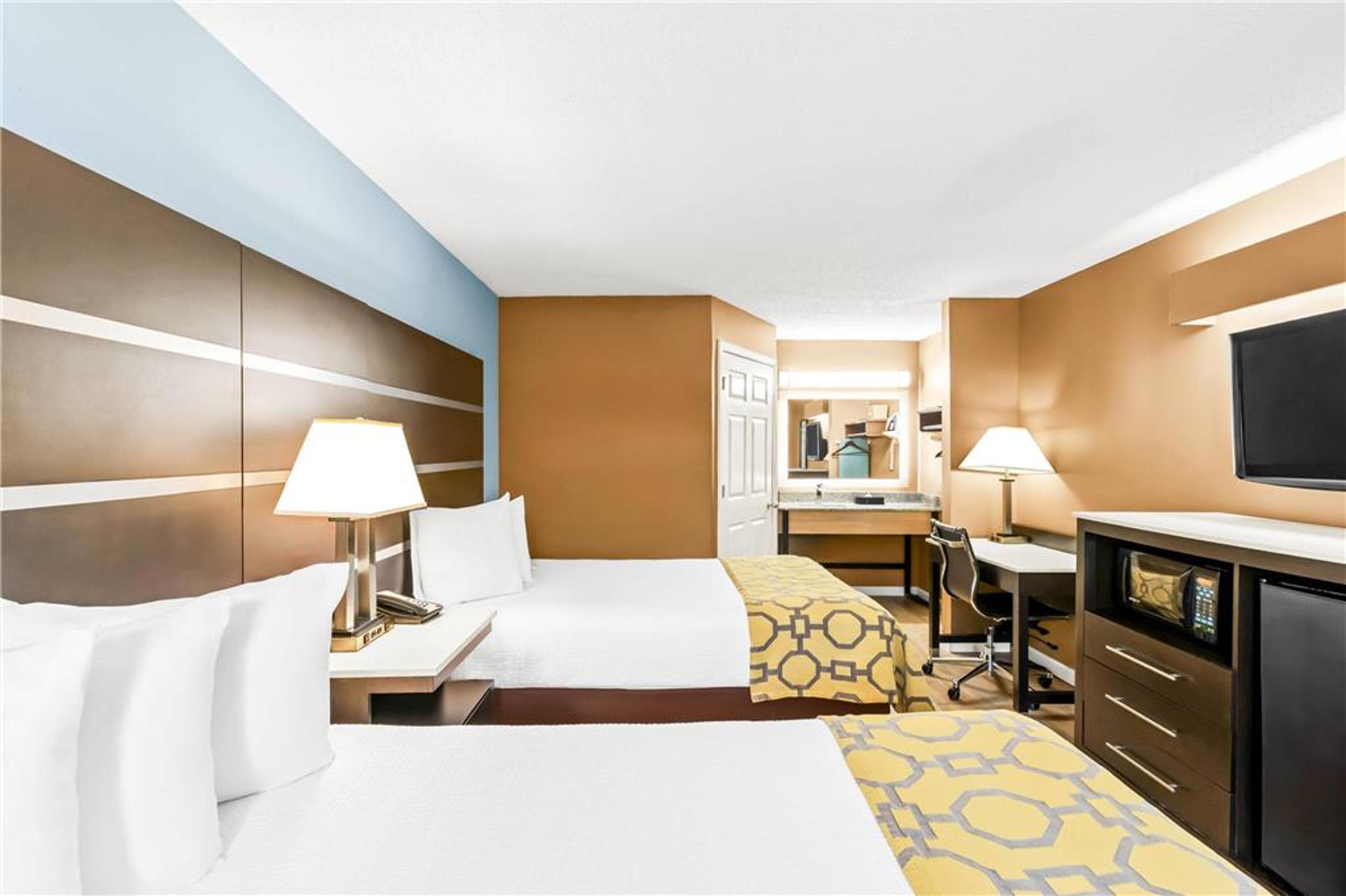 BAYMONT BY WYNDHAM, FOREST CITY