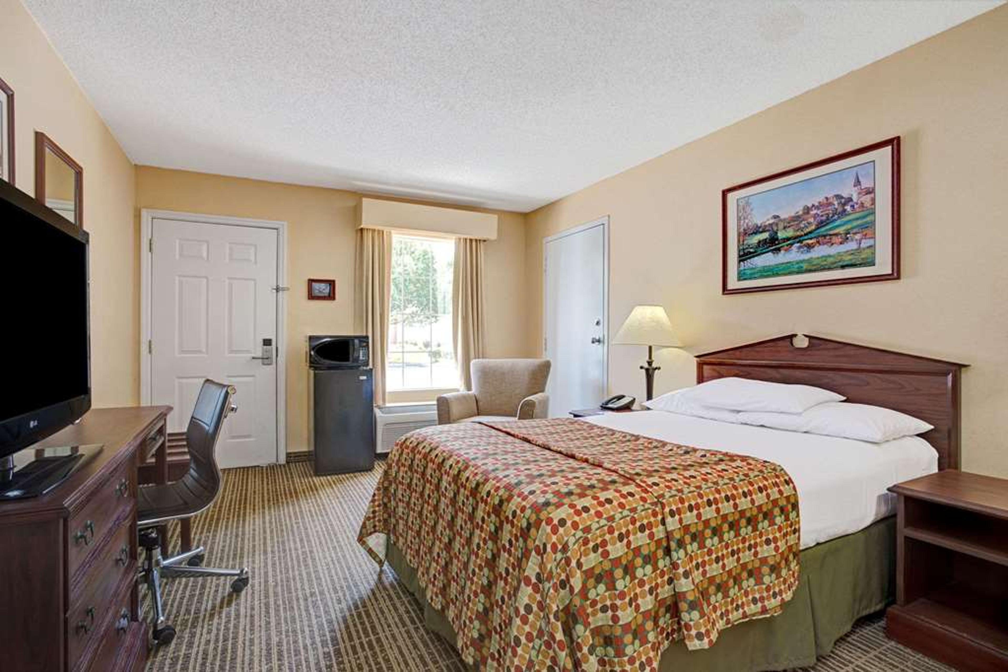 BAYMONT BY WYNDHAM, SMITHFIELD