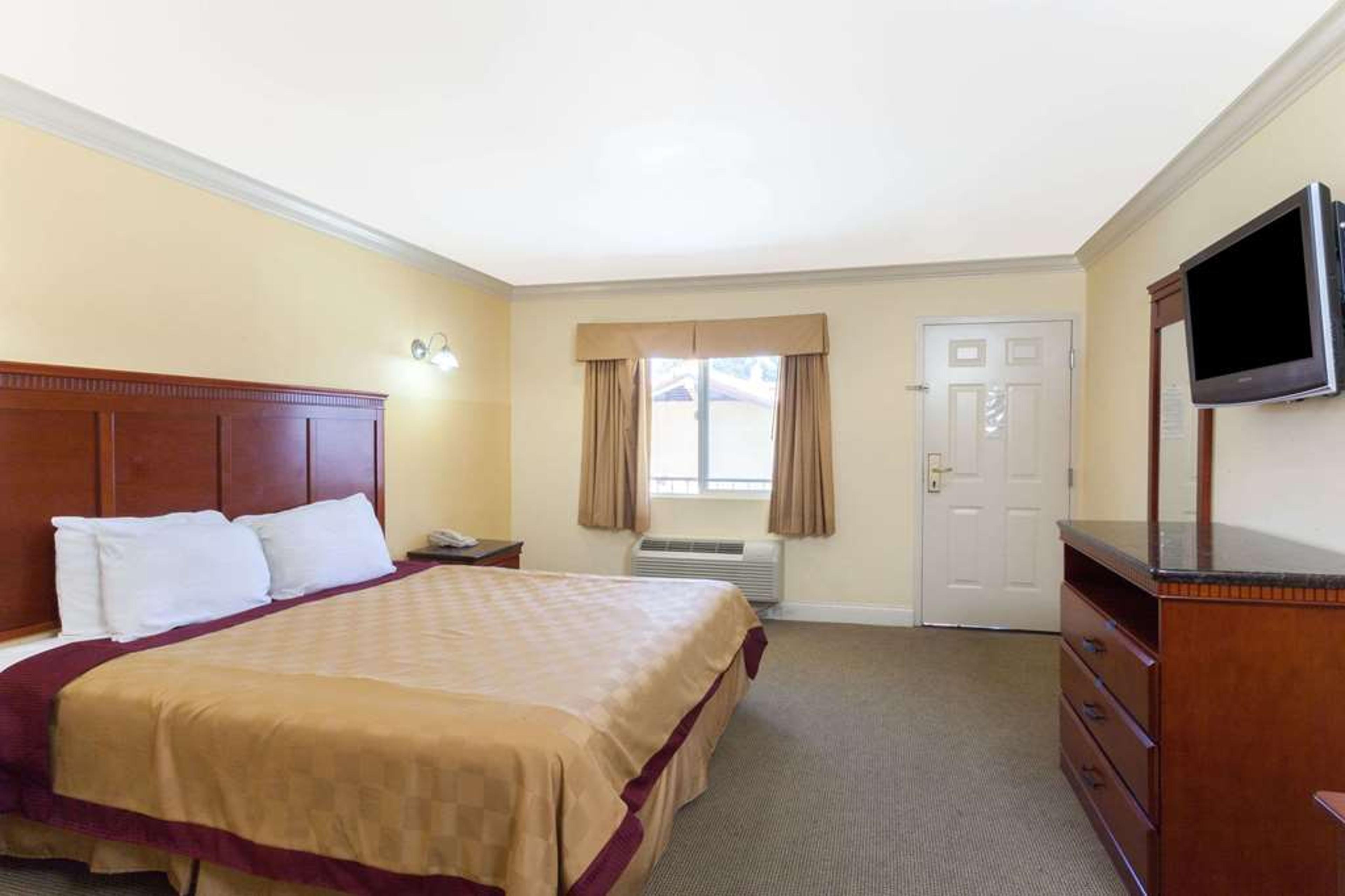 TRAVELODGE BREA