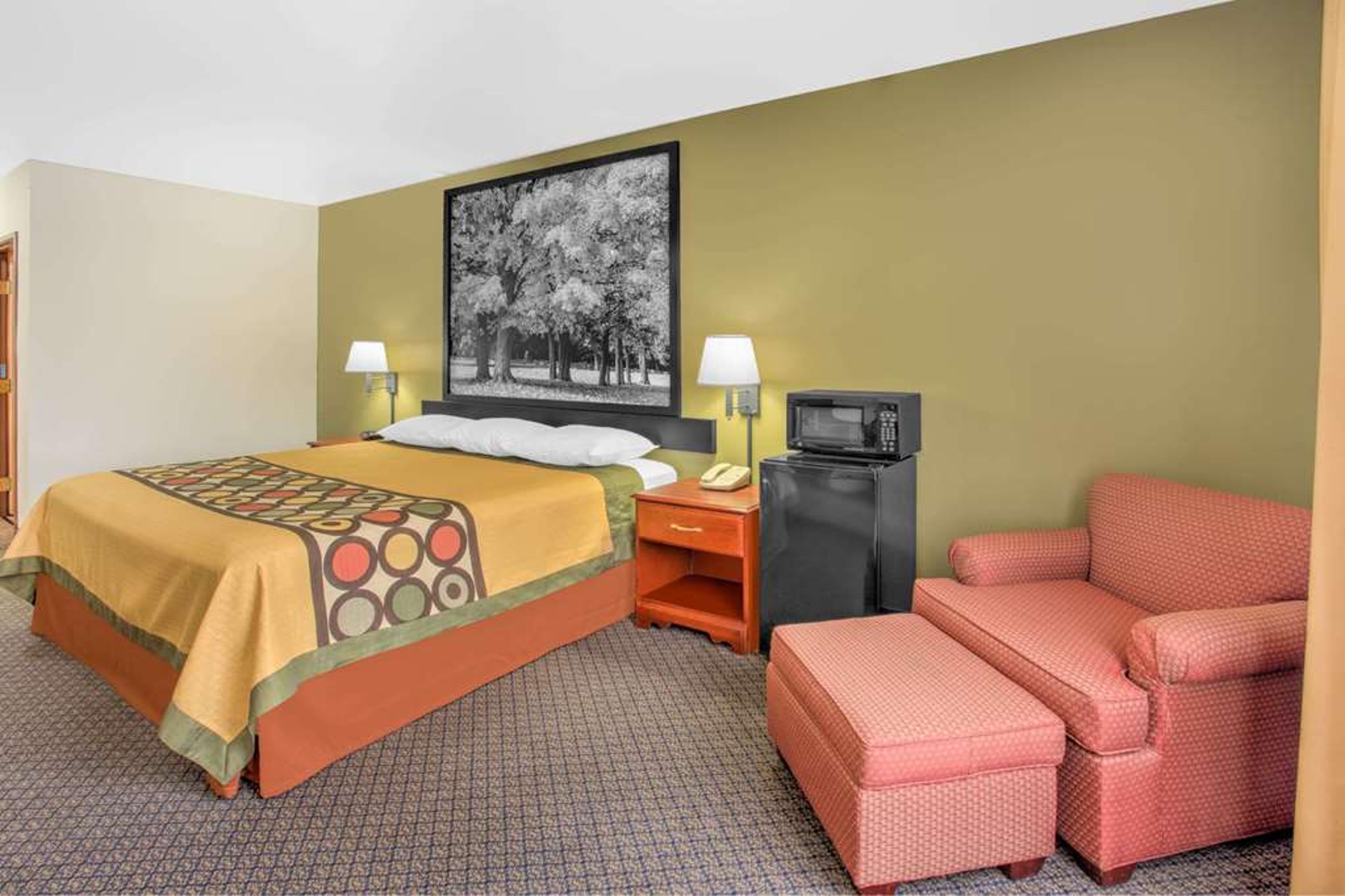 SUPER 8 BY WYNDHAM GALVA