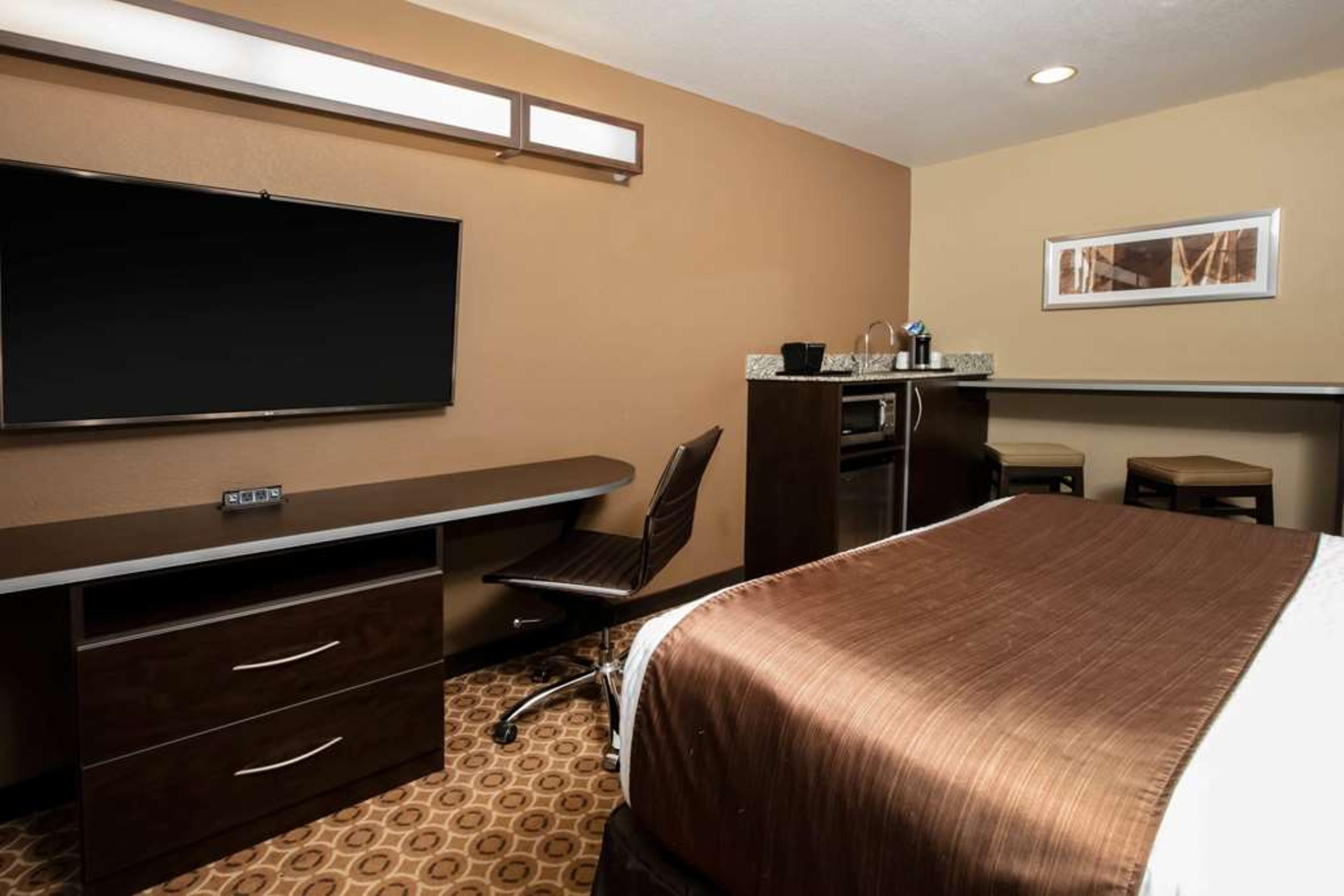 MICROTEL INN & SUITES BY WYNDHAM PE